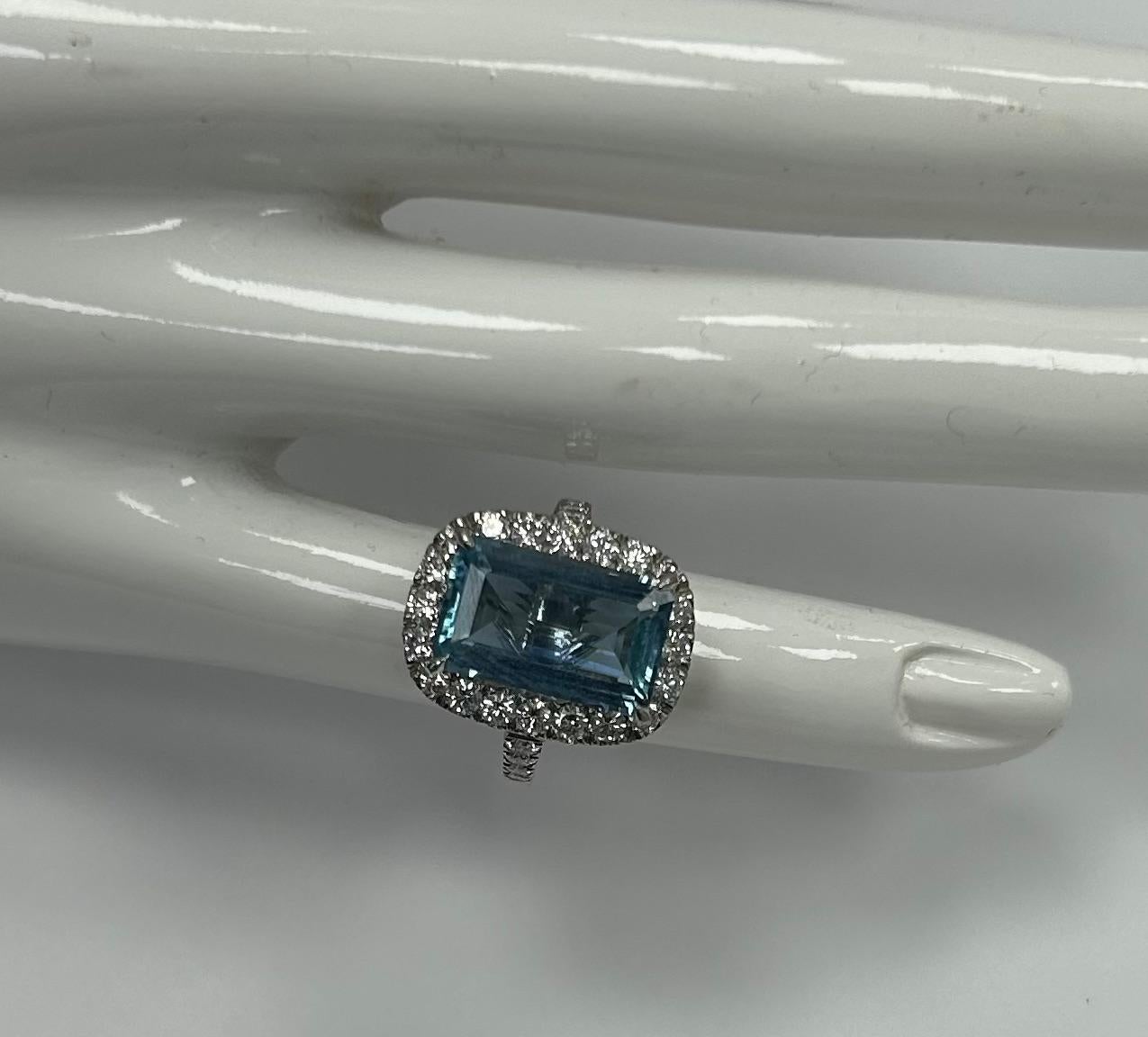 Platinum Aquamarine Diamond Ring For Sale 2