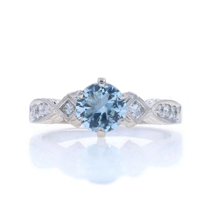Talla: 8 3/4
Tasa de tallaje: Una talla y media más por 60 $ o una talla menos por 40 $.

Contenido metálico: Platino

Información sobre Stone

Aguamarina natural
Tratamiento: Calentamiento
Quilate(s) 1,03 ct
Corte: Redonda
Color: Azul

Diamantes