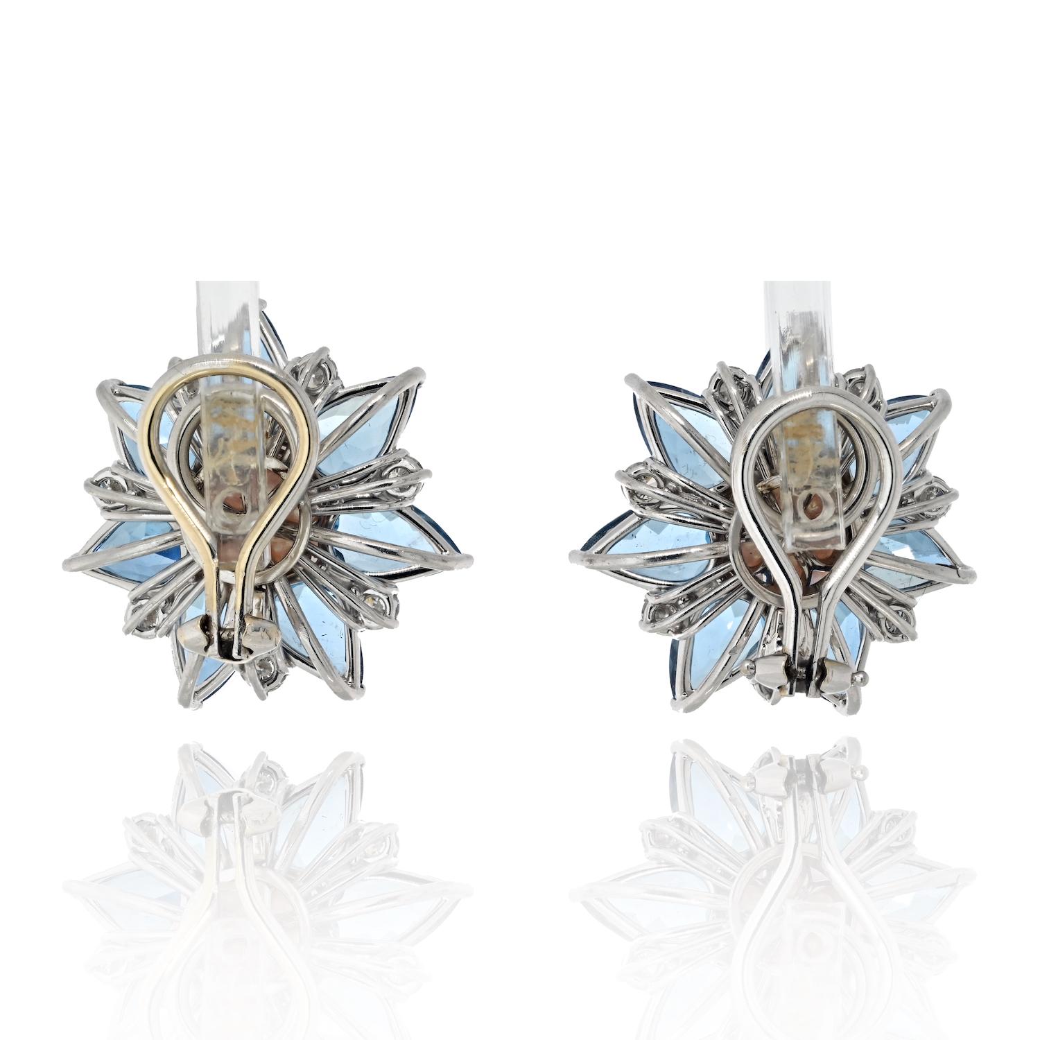 Moderne Boucles d'oreilles en platine aigue-marine, perles et diamants style fleur en vente