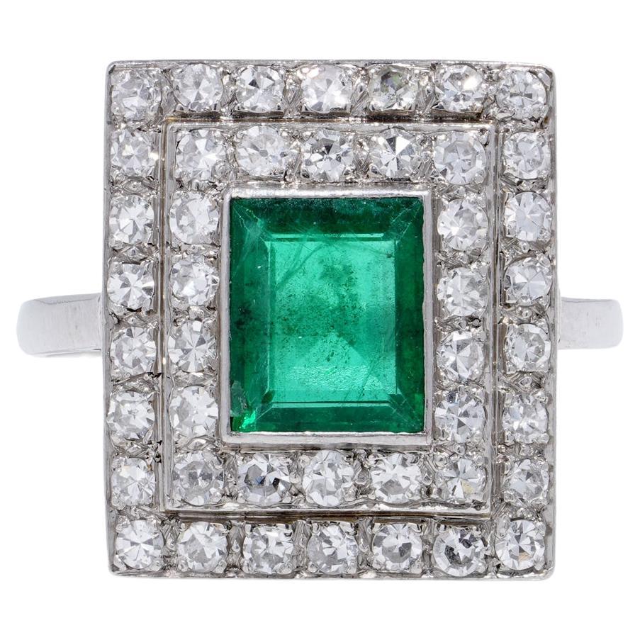 Platino Art Deco 0,90 carati di smeraldo e diamante a due file. in vendita