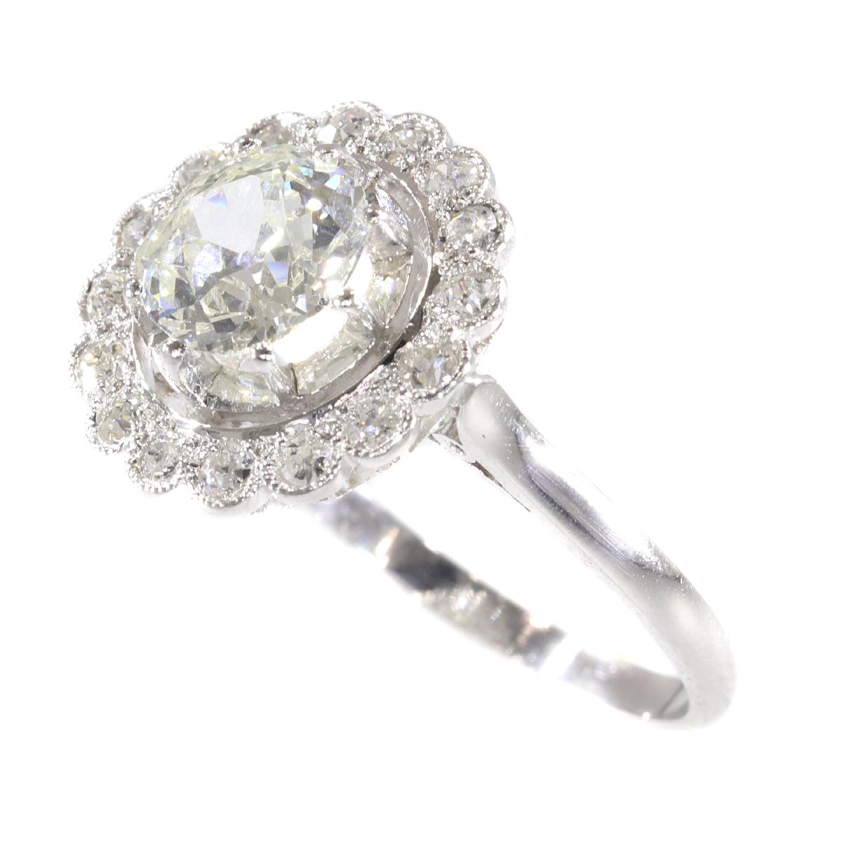 Platinum Art Deco 1.70 Carat Diamond Engagement Ring, 1920s For Sale 1