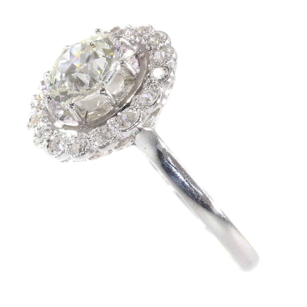 Platinum Art Deco 1.70 Carat Diamond Engagement Ring, 1920s For Sale 2