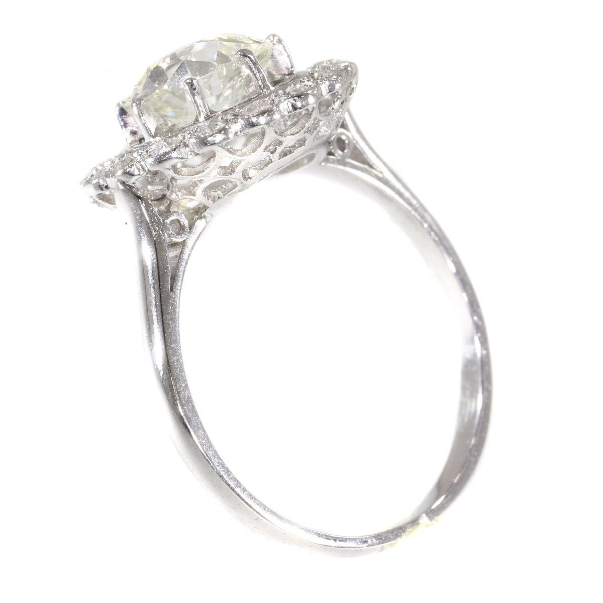 Platinum Art Deco 1.70 Carat Diamond Engagement Ring, 1920s For Sale 3