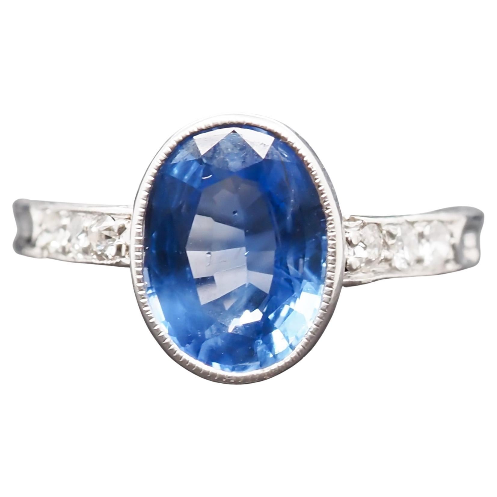 Brilliant Cut Platinum Art Deco 2.42 Carat Unheated GIA Sapphire Engagement Ring For Sale