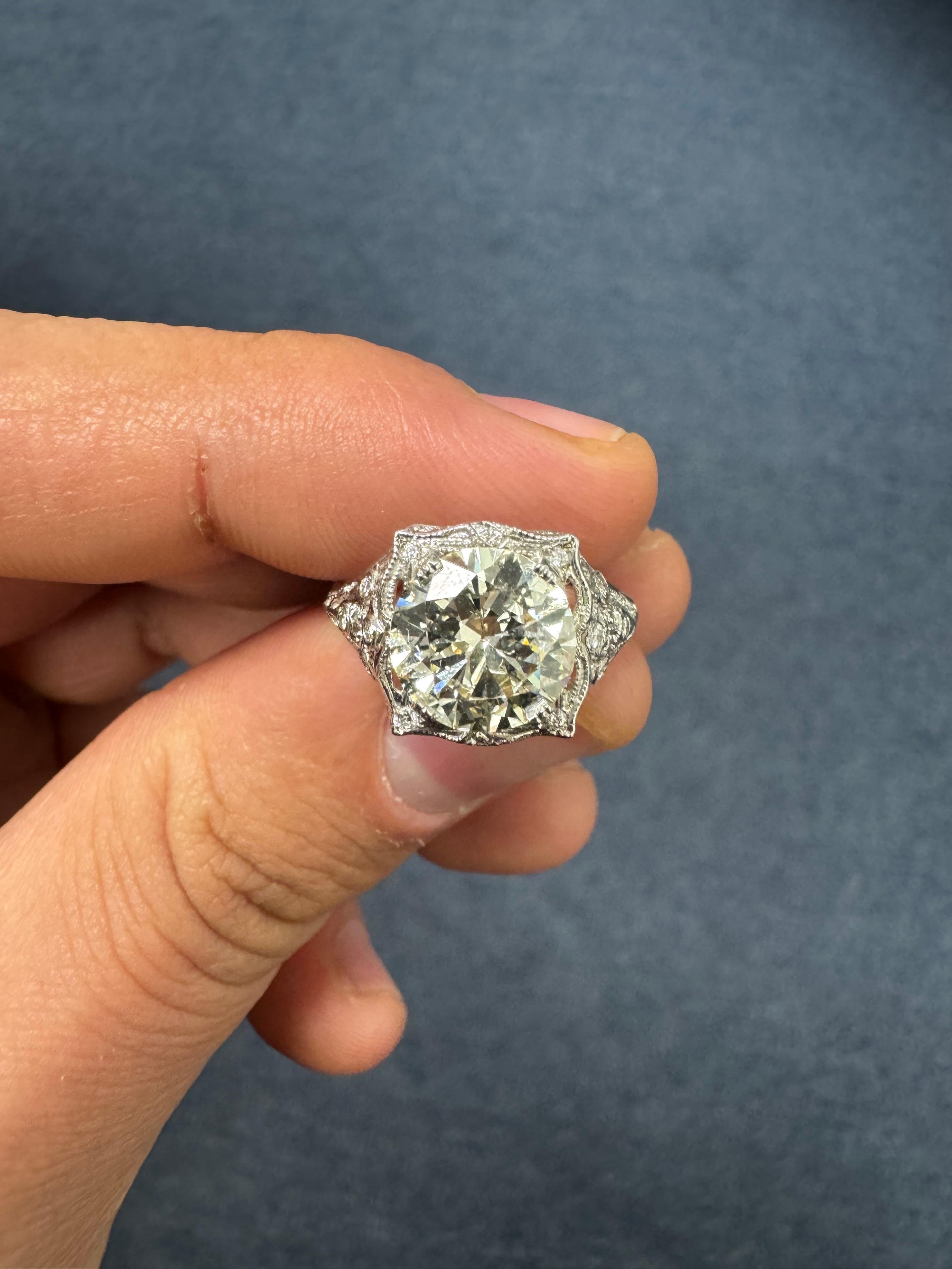 Bague en platine Art déco 3.42ct Old European Cut Diamond Ring avec accents en diamant en vente 6