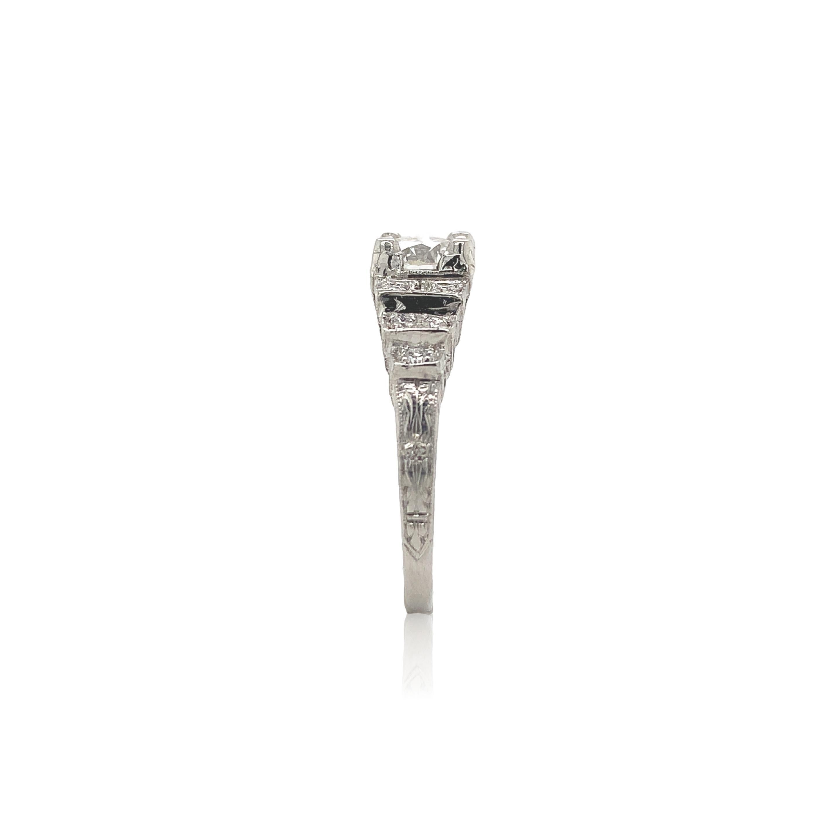 Anillo de compromiso de diamantes art déco en platino de 0,61 ct con informe GIA Corte brillante en venta