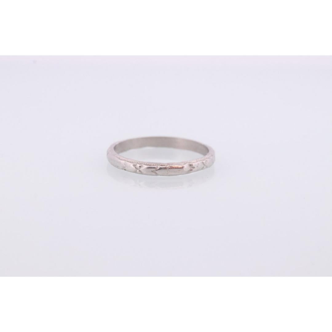 PLATINUM Art Deco Blossom Flower Engraved Band. Flower Blossom engraved Ring. For Sale 1