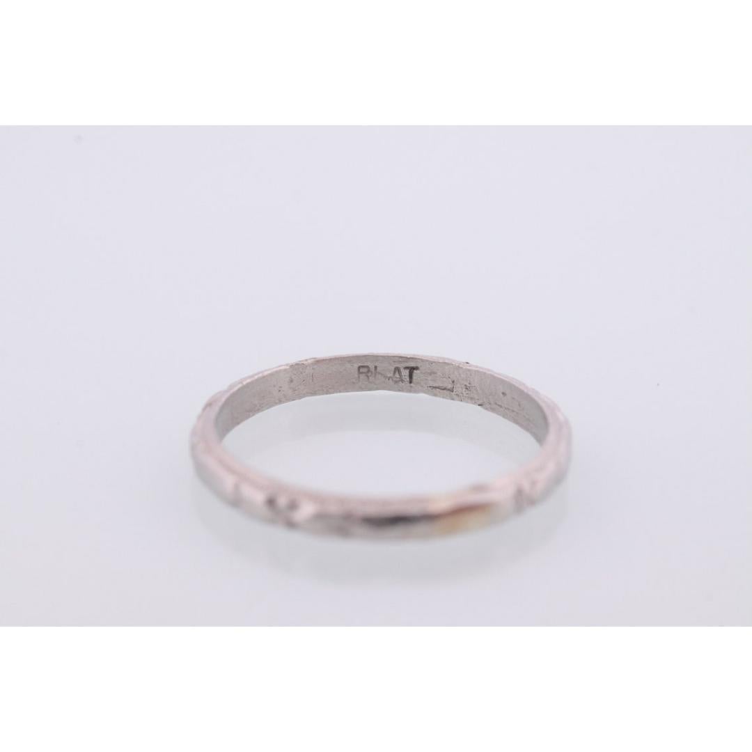 PLATINUM Art Deco Blossom Flower Engraved Band. Flower Blossom engraved Ring. For Sale 2