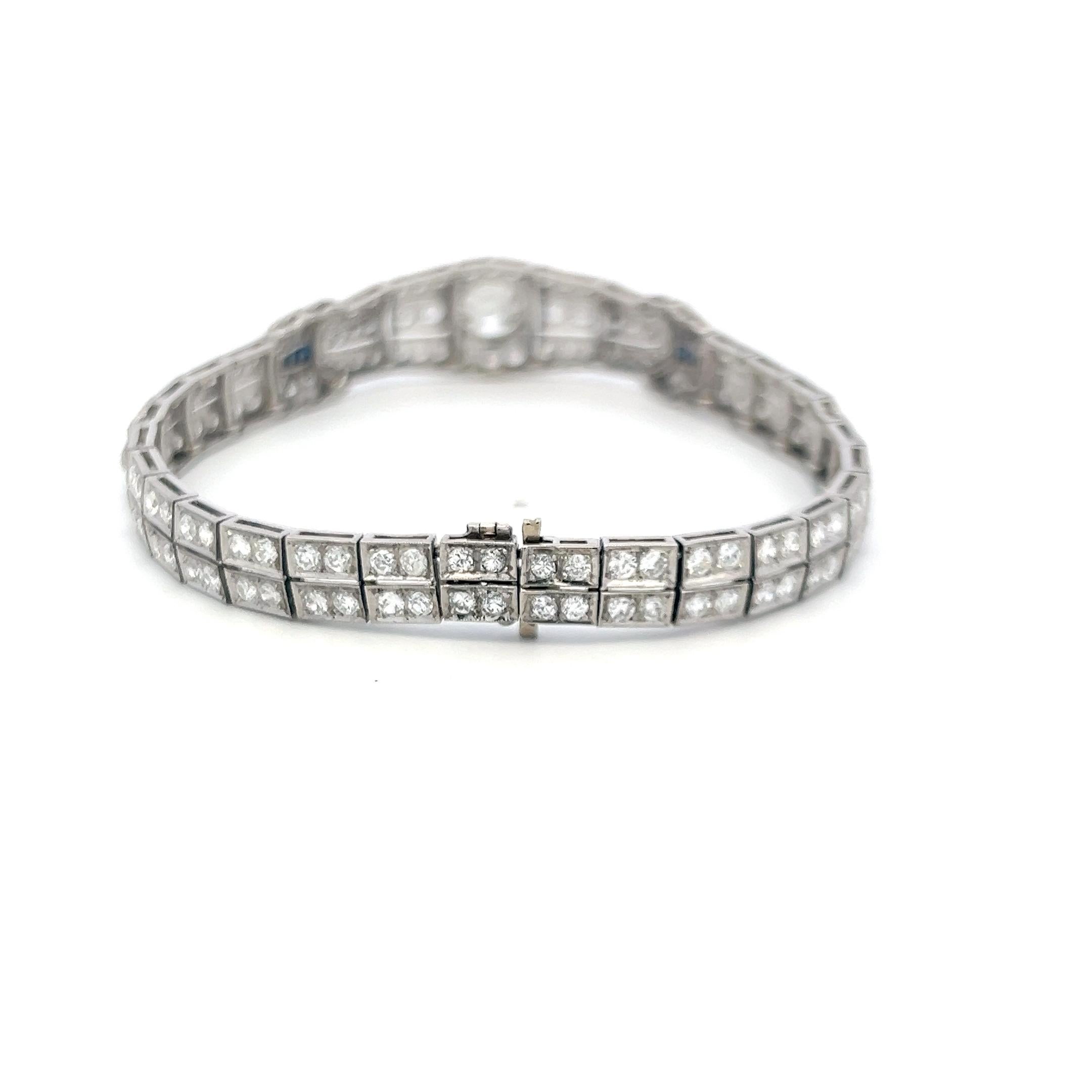 Pulsera Art-Deco de platino con diamantes de 4,70 ct y detalles de zafiro Art Decó en venta