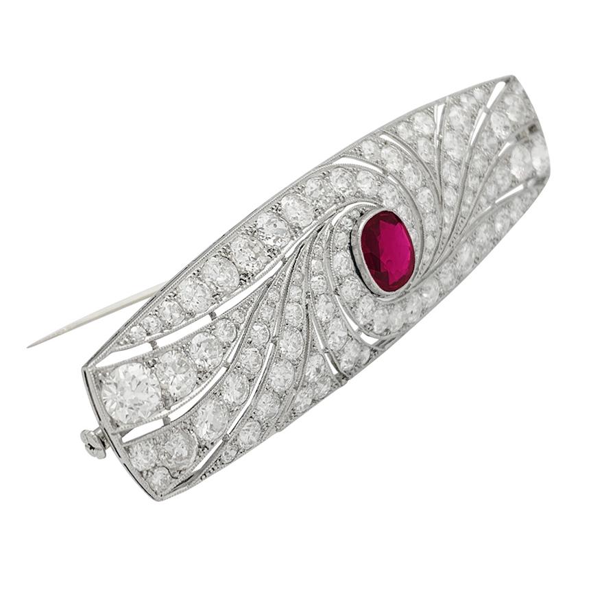 Taille mixte Broche Art déco en platine, rubis et diamants
