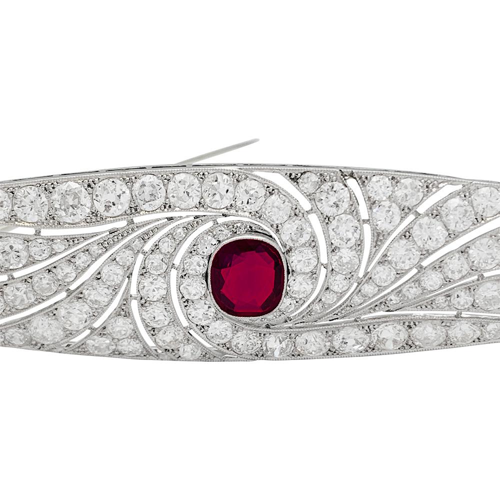 Broche Art déco en platine, rubis et diamants 1