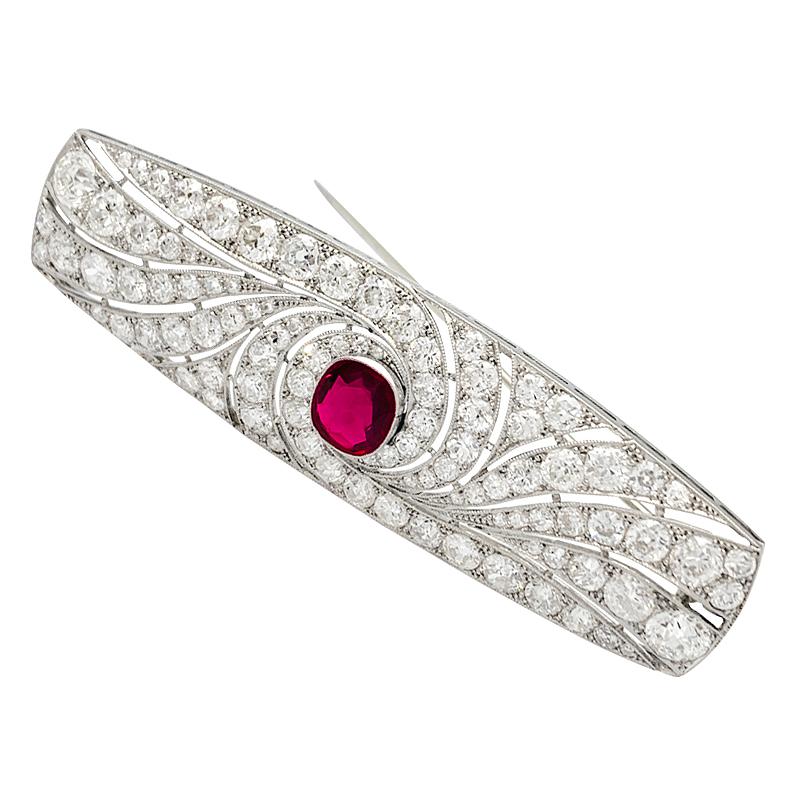 Broche Art déco en platine, rubis et diamants 3