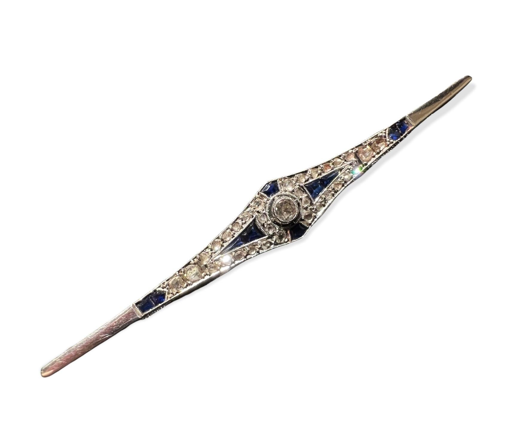 Taille vieille Europe Broche Art déco sertie de saphirs et de diamants taille ancienne