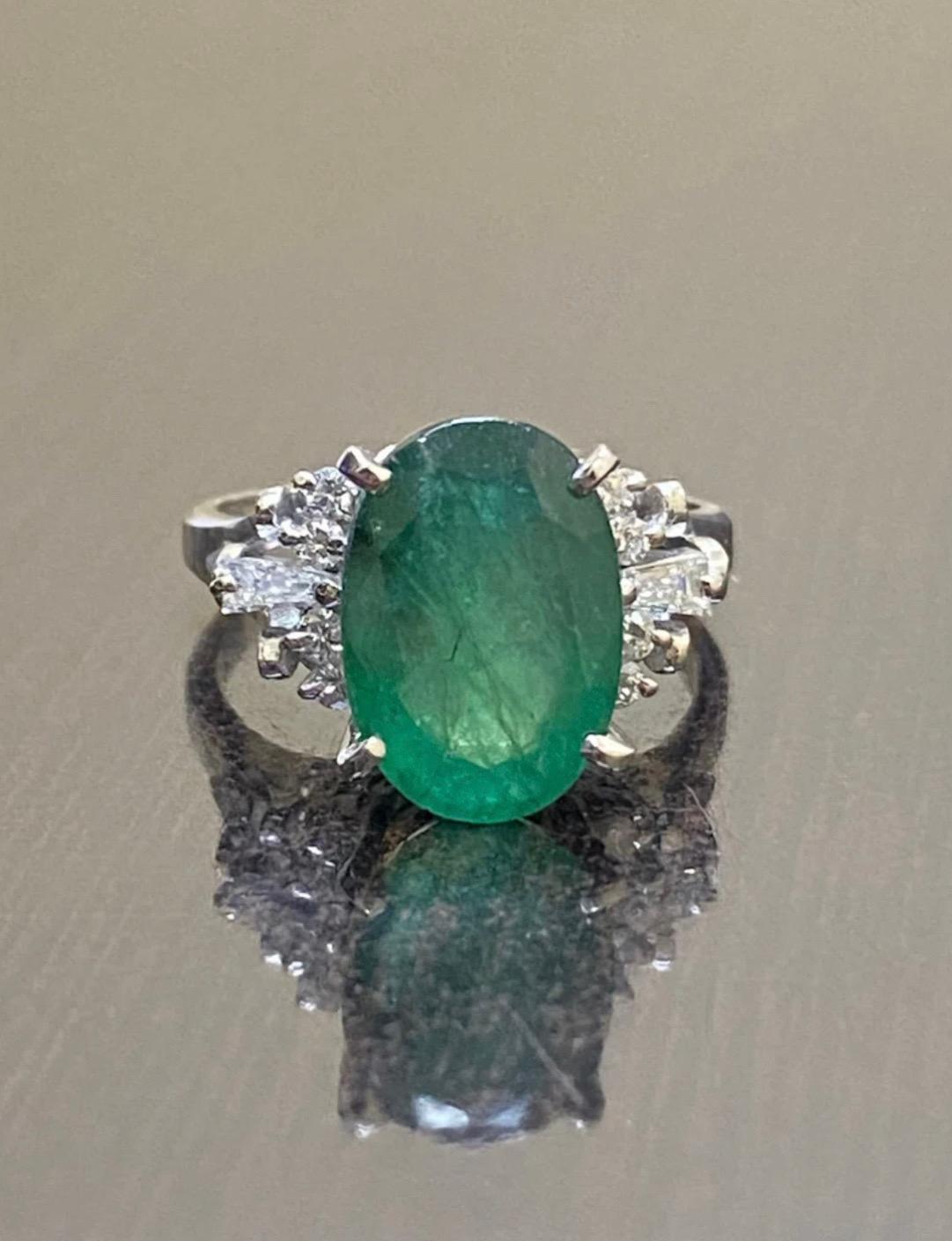 Platinum Art Deco Diamond 4.56 Carat Oval Emerald Engagement Ring For Sale 1