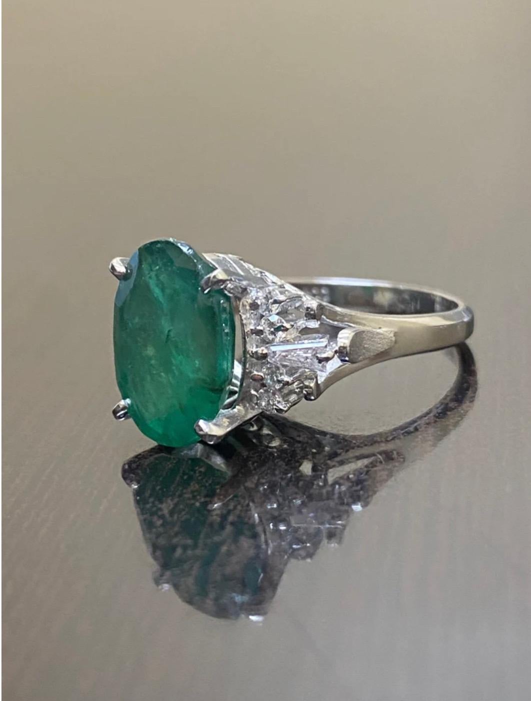 Platinum Art Deco Diamond 4.56 Carat Oval Emerald Engagement Ring For Sale 3
