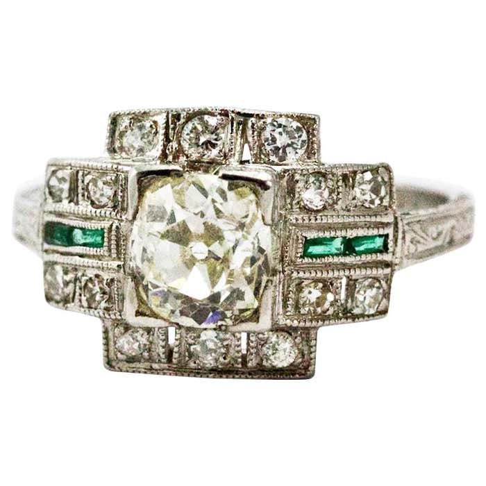 Platinum Art Deco Diamond and Emerald Cocktail Ring For Sale at 1stDibs
