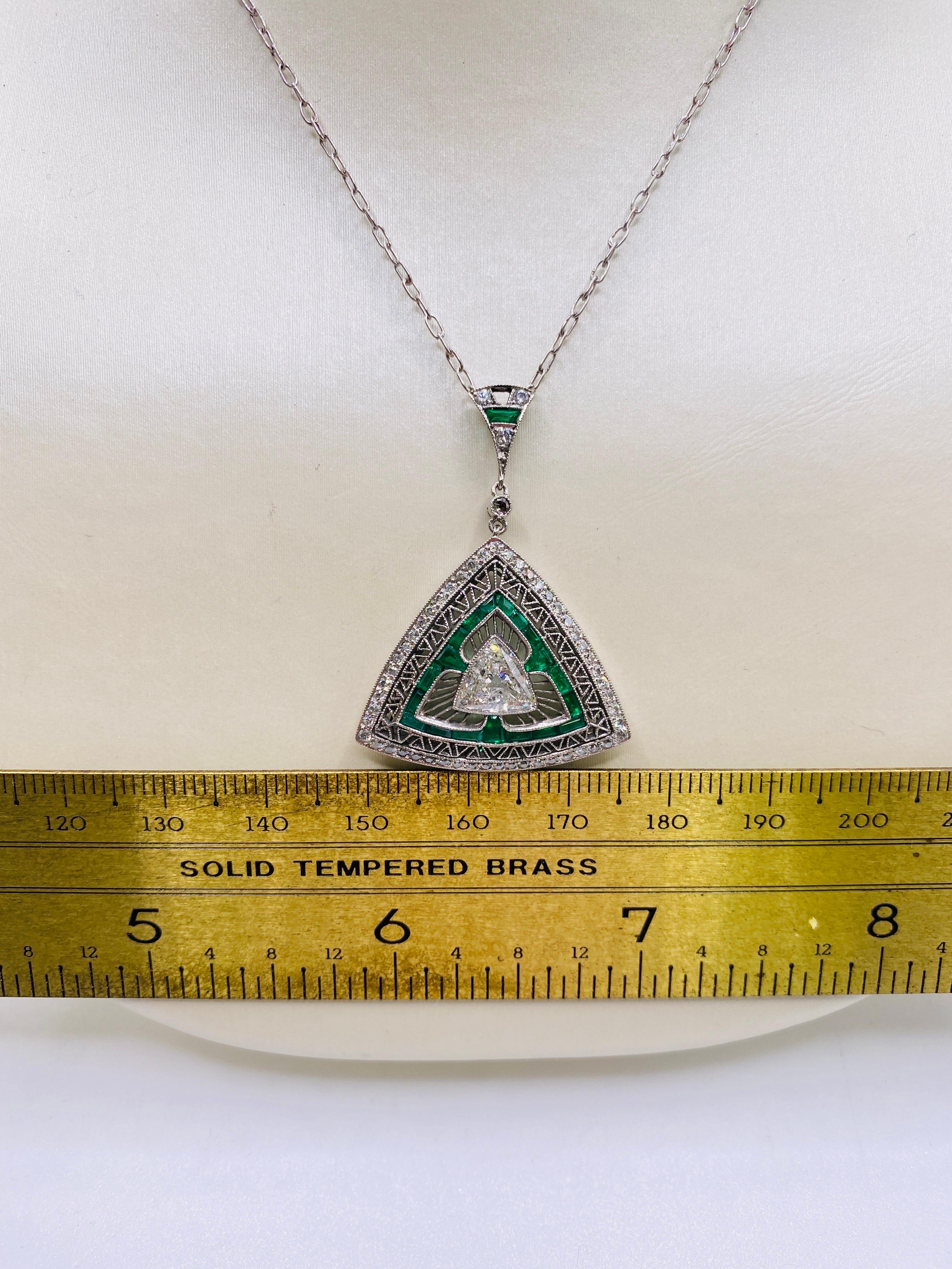 Platinum Art Deco Diamond and Emerald Necklace In Good Condition In DALLAS, TX