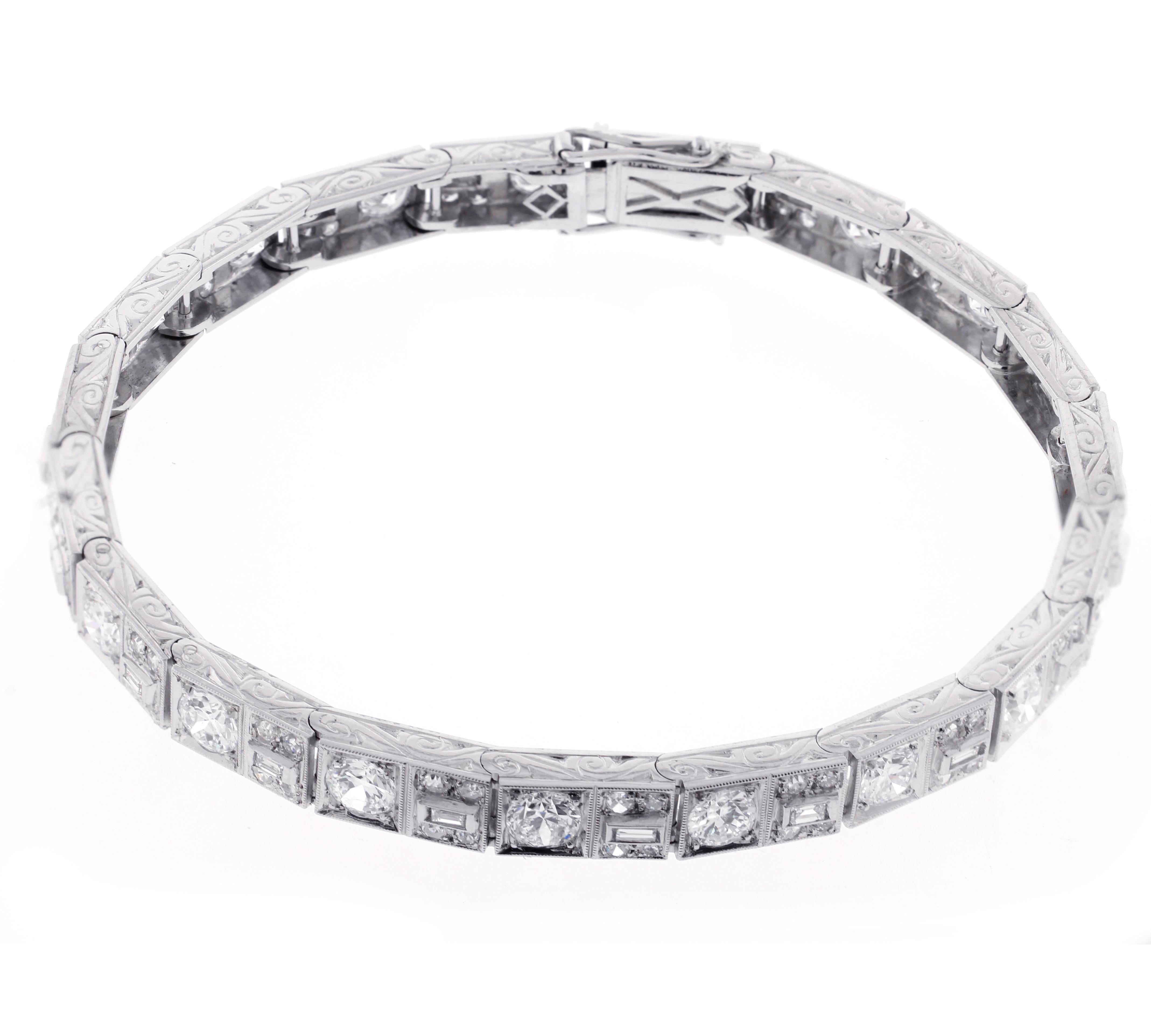 Platinum Art Deco Diamond Bracelet In Good Condition For Sale In Bethesda, MD