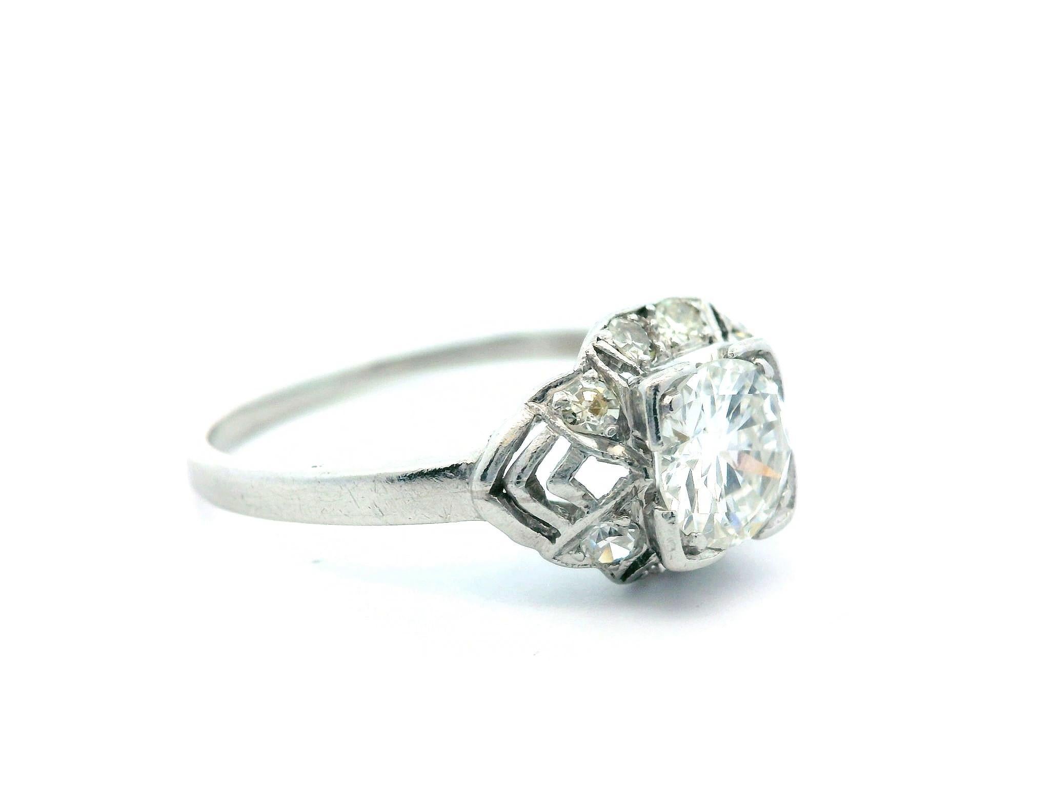 Platinum Art Deco Diamond Engagement Ring In Good Condition For Sale In Lexington, KY