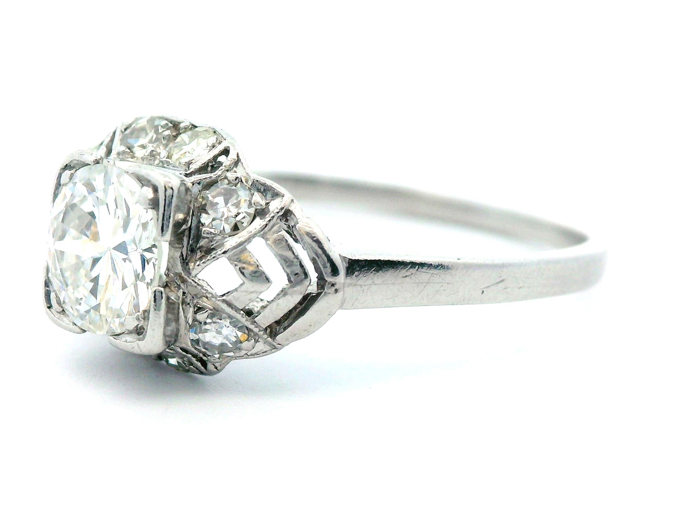 Platinum Art Deco Diamond Engagement Ring For Sale 3