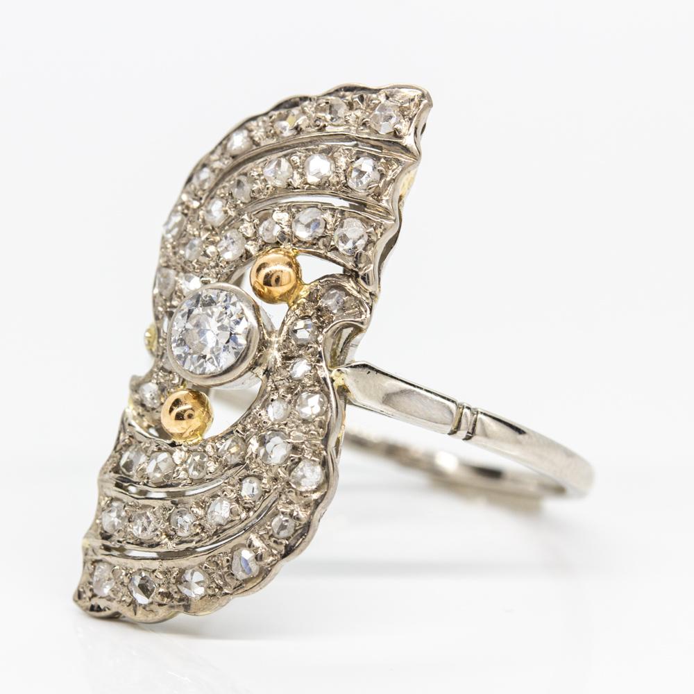 Platinum Art Deco Diamond Ring In Excellent Condition For Sale In Miami, FL
