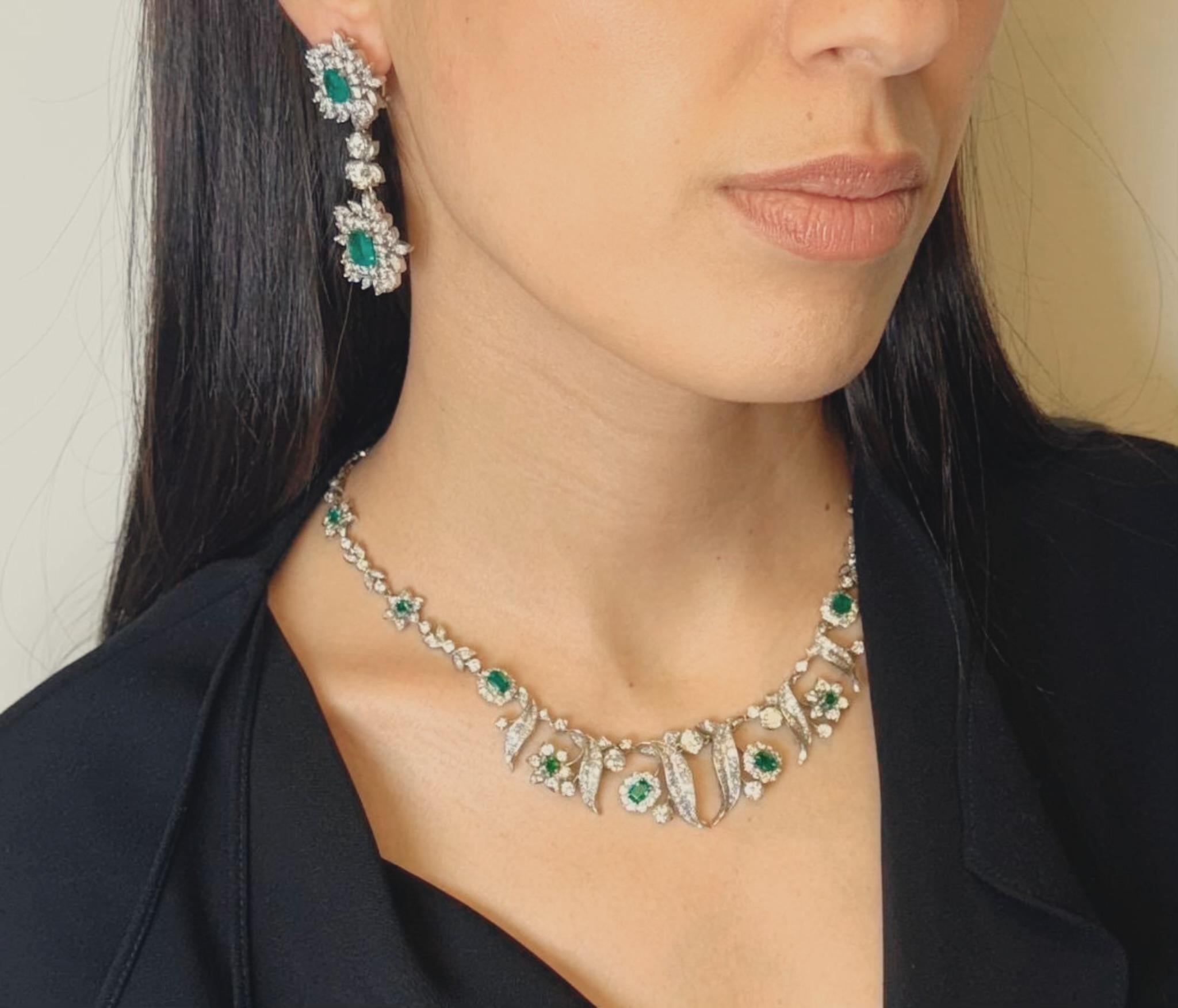 Brilliant Cut Platinum Art Deco Emerald and Diamond Foliate Necklace For Sale
