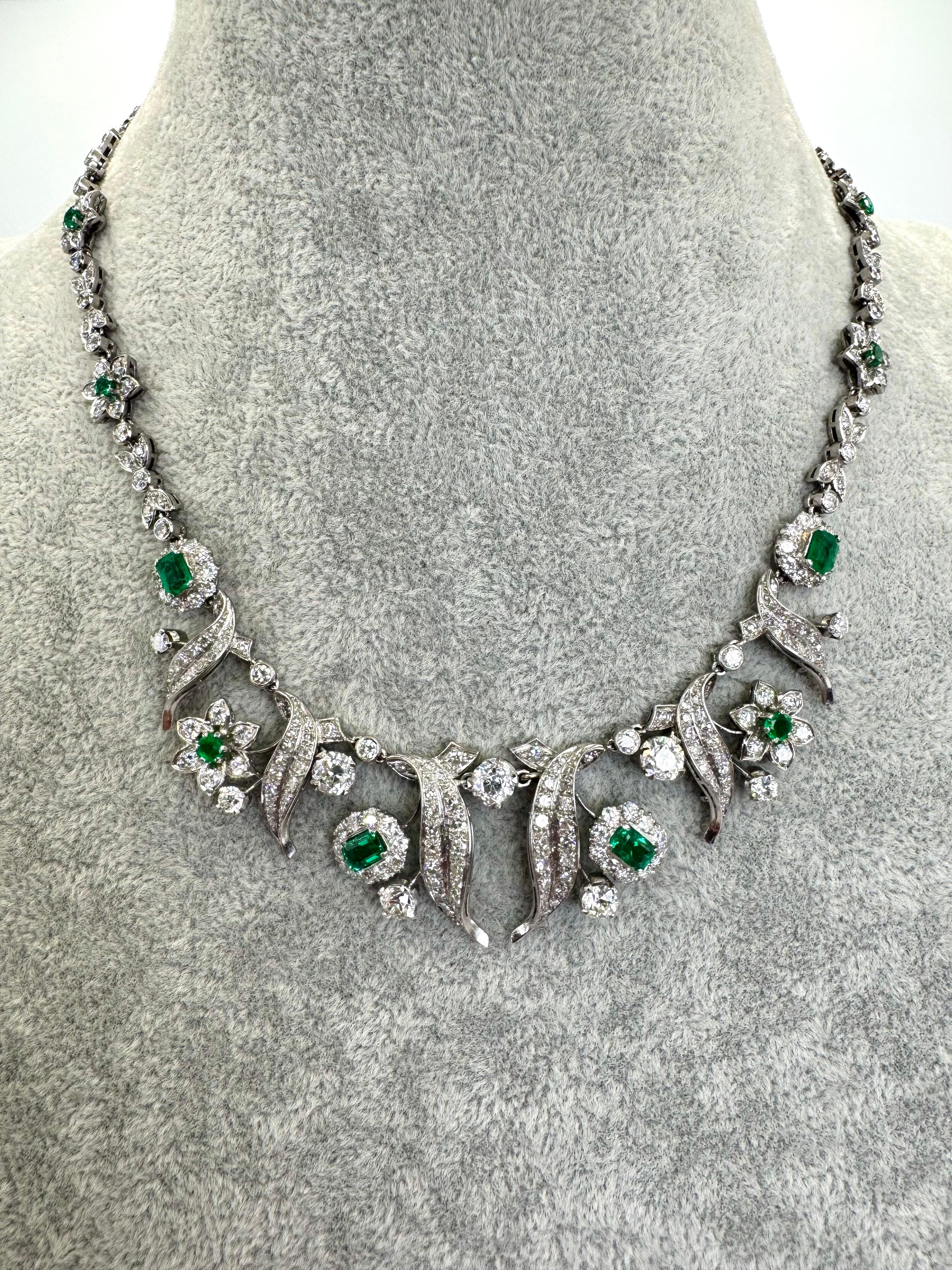 Platinum Art Deco Emerald and Diamond Foliate Necklace For Sale 3