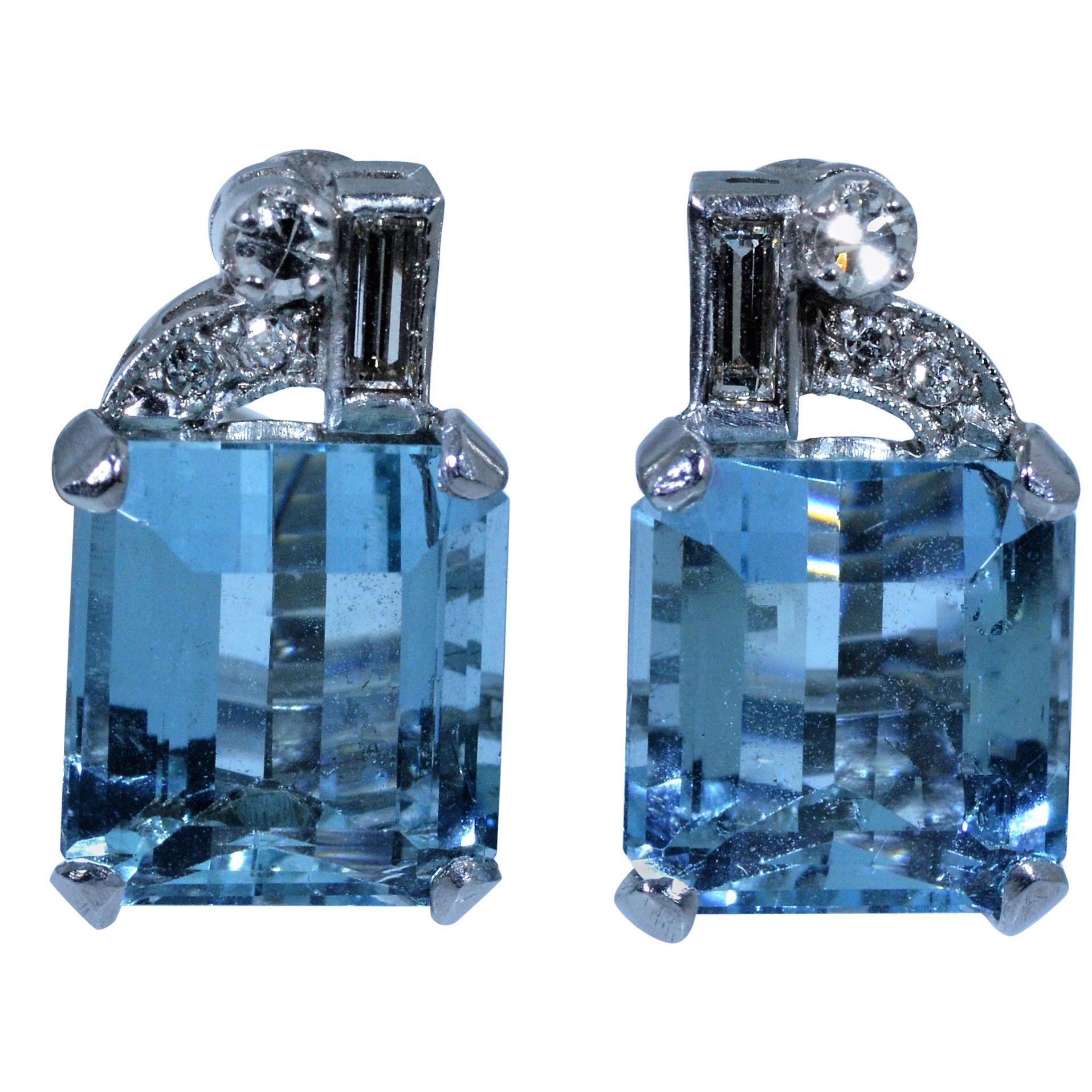 Platinum Art Deco Emerald Cut 10 Carat Aquamarine Clip Earrings with Diamonds For Sale