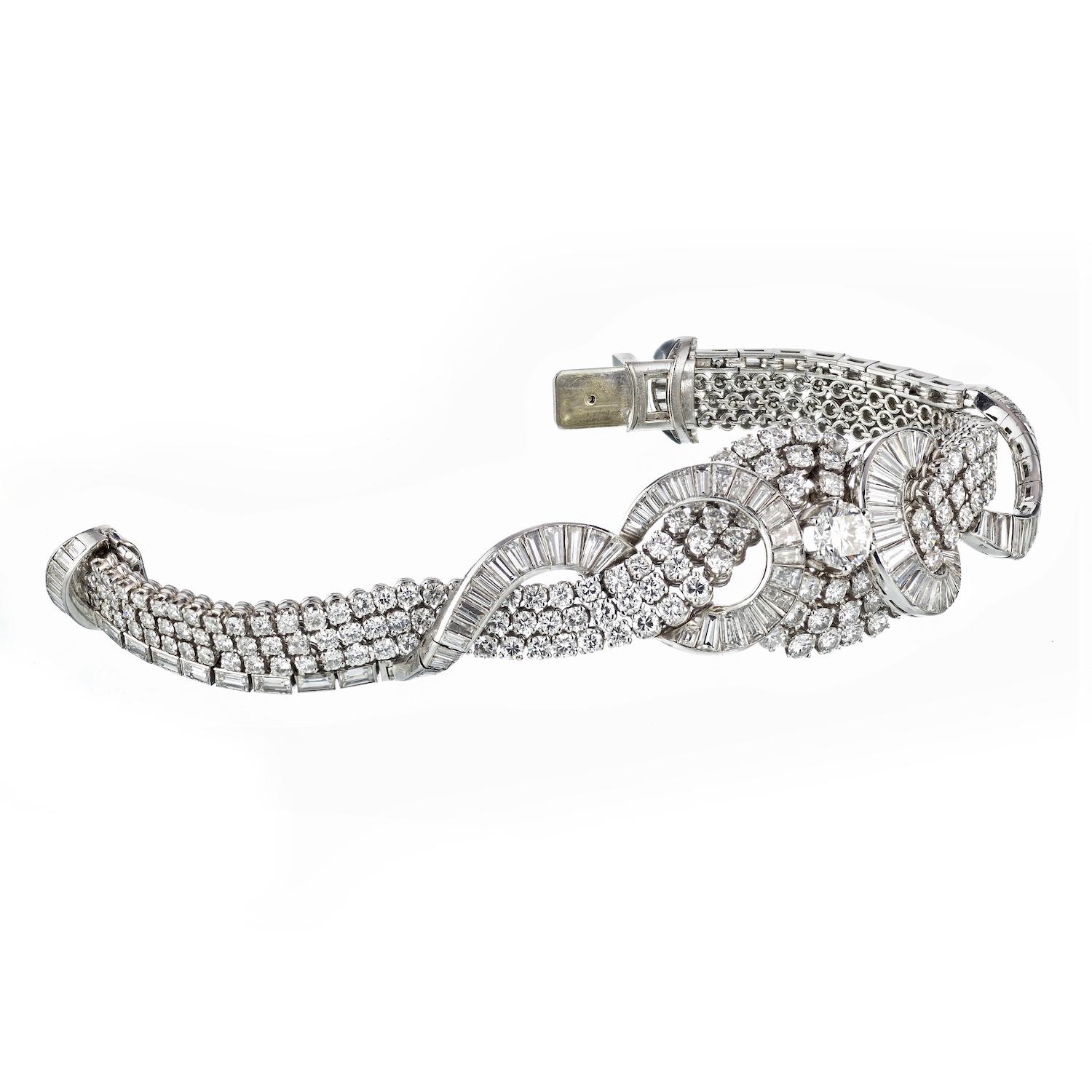 Round Cut Platinum Art Deco Exquisite 38.00cttw Diamond Bracelet For Sale