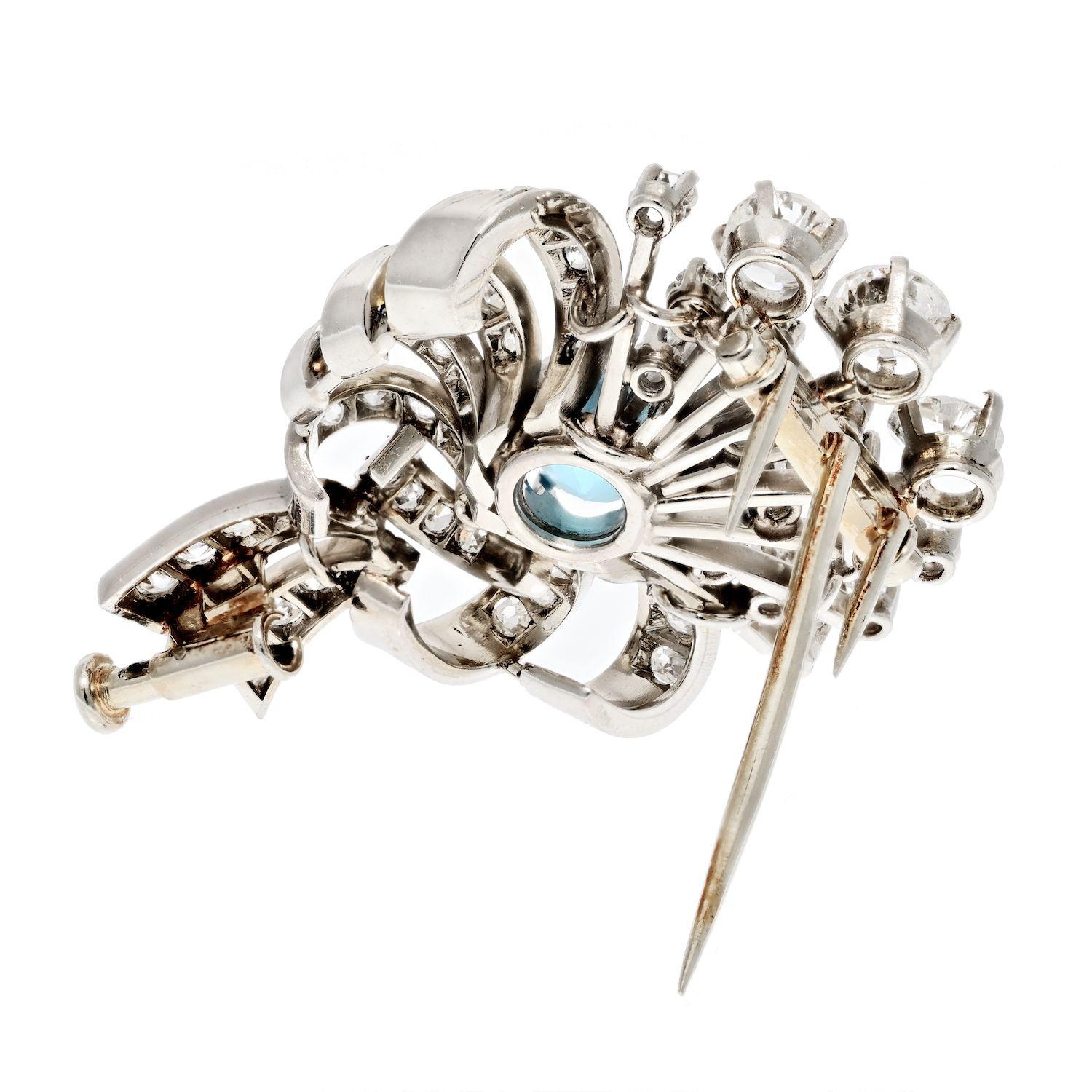 Platinum Art Deco Mini Flower Diamond And Aquamarine Brooch In Excellent Condition In New York, NY