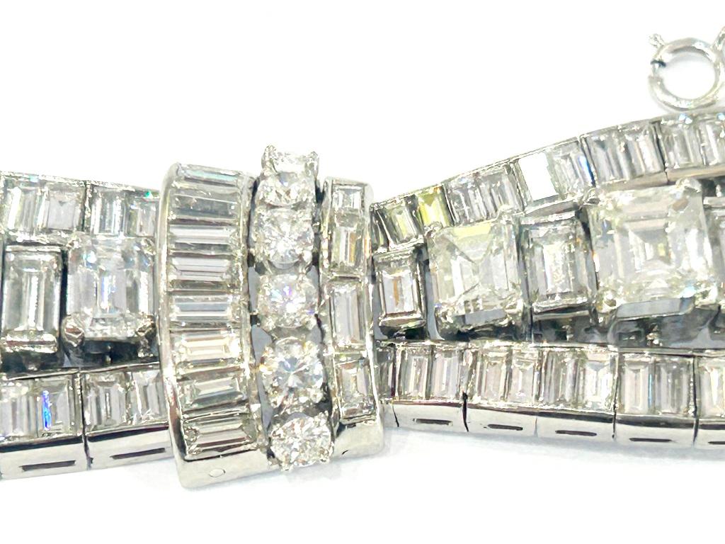 Pulsera de diamantes talla mixta Art-Deco de platino Apx. 35,00 Quilates en venta 5