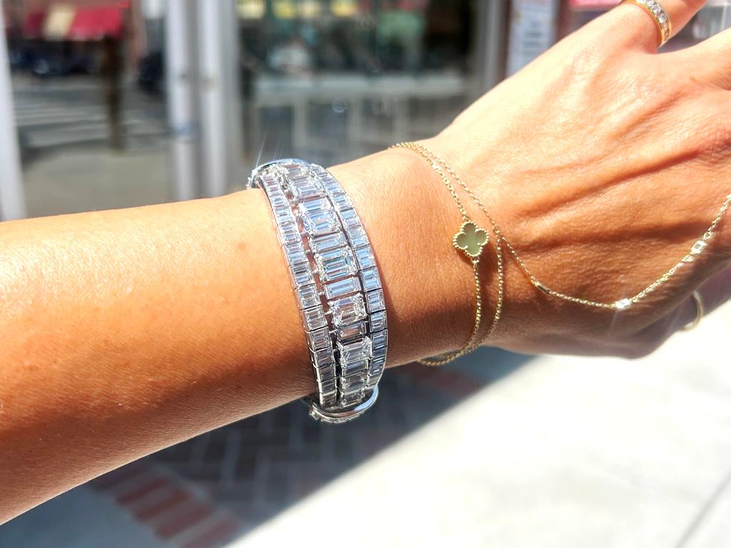 Pulsera de diamantes talla mixta Art-Deco de platino Apx. 35,00 Quilates Corte esmeralda en venta