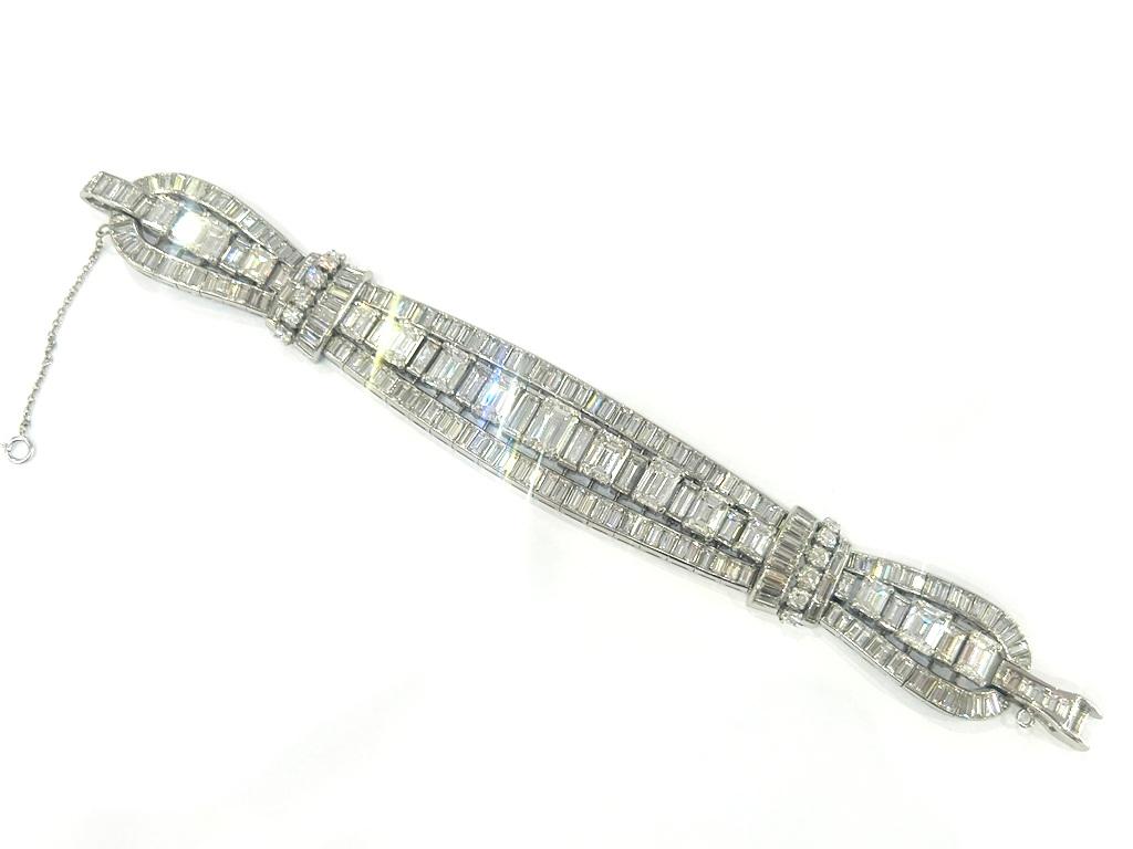 Pulsera de diamantes talla mixta Art-Deco de platino Apx. 35,00 Quilates en venta 2