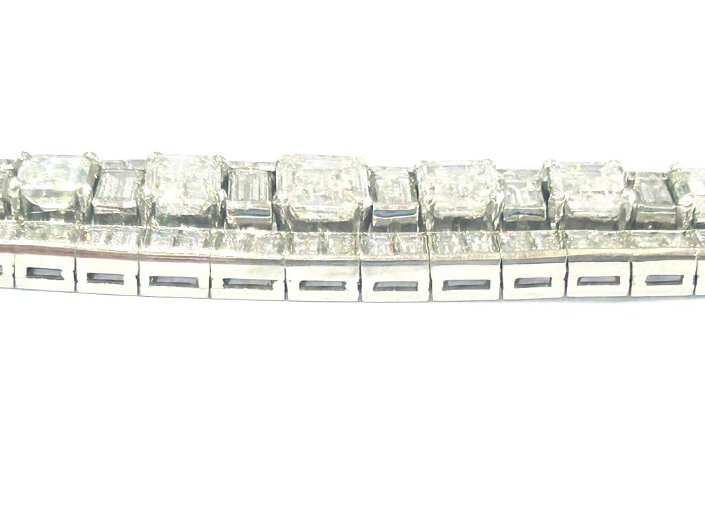 Pulsera de diamantes talla mixta Art-Deco de platino Apx. 35,00 Quilates en venta 3