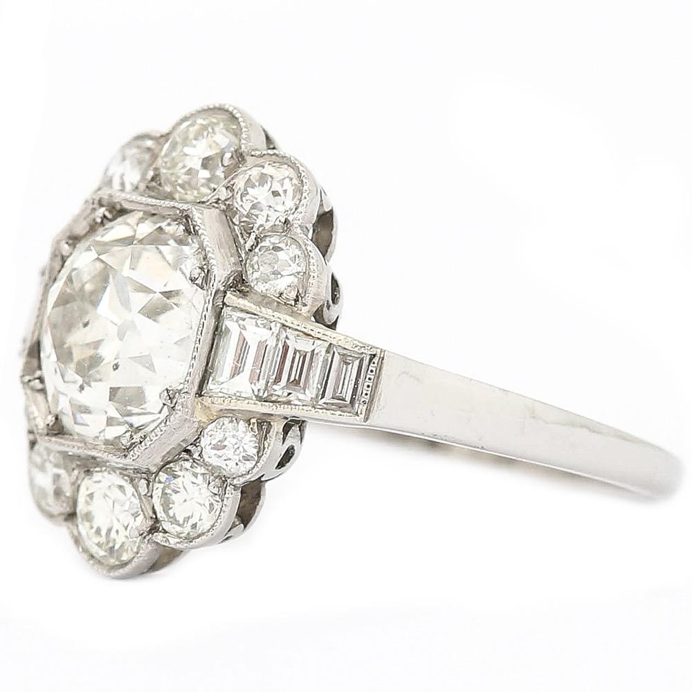 2.55 Carat Old Mine Cut Platinum Diamond Cluster Art Deco Engagement Ring c.1920 In Good Condition In Lancashire, Oldham