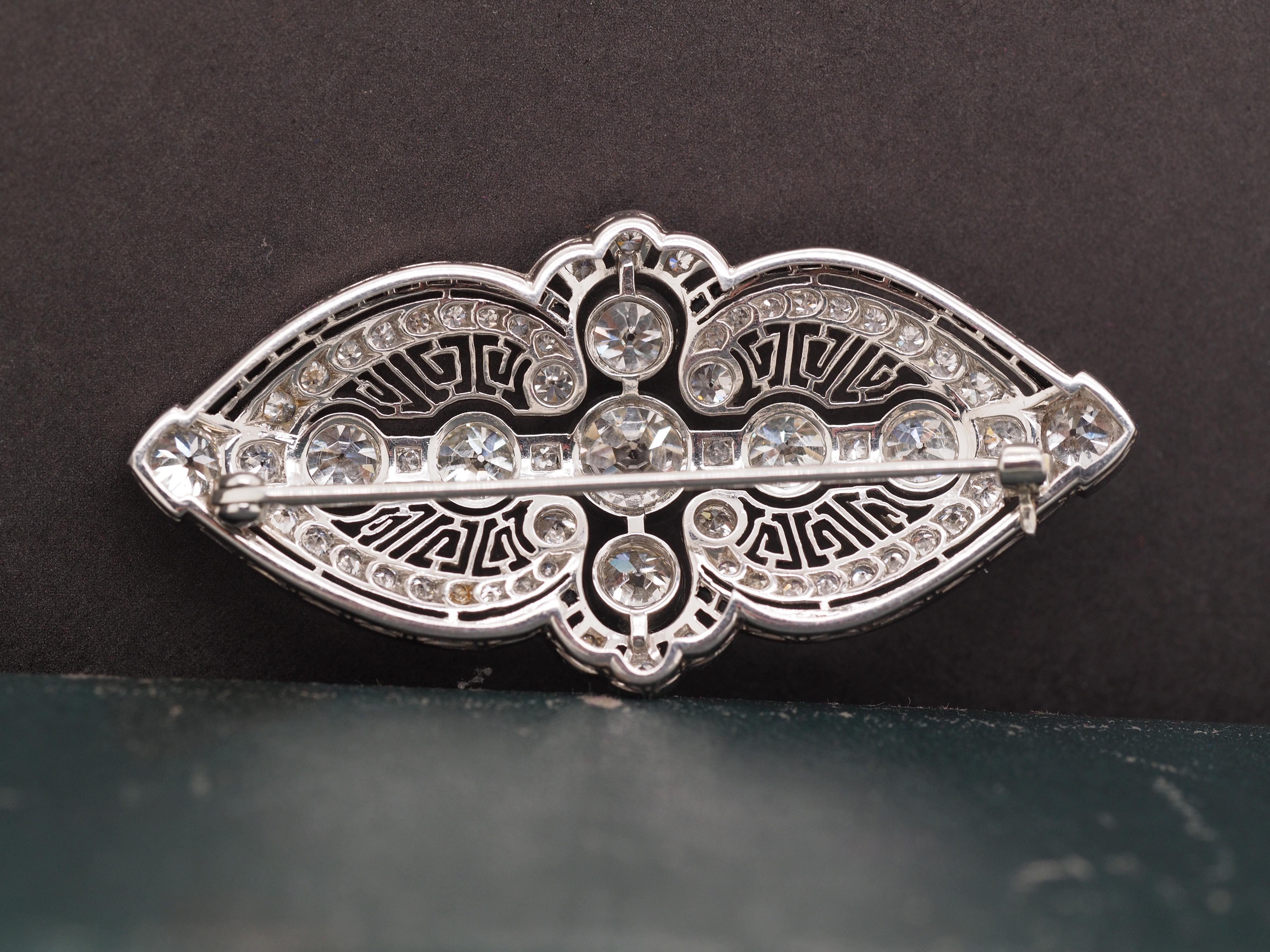 Platinum Art Deco Onyx & 7.00ct Old Mine Cut Diamond Brooch Brooch For Sale 1