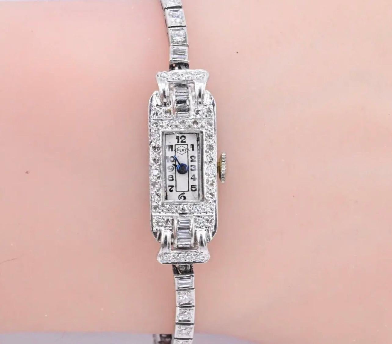 Platin Art Deco-Pery Damen-Diamant-Uhr 1,50 Karat 18,09 Gramm (Rundschliff)