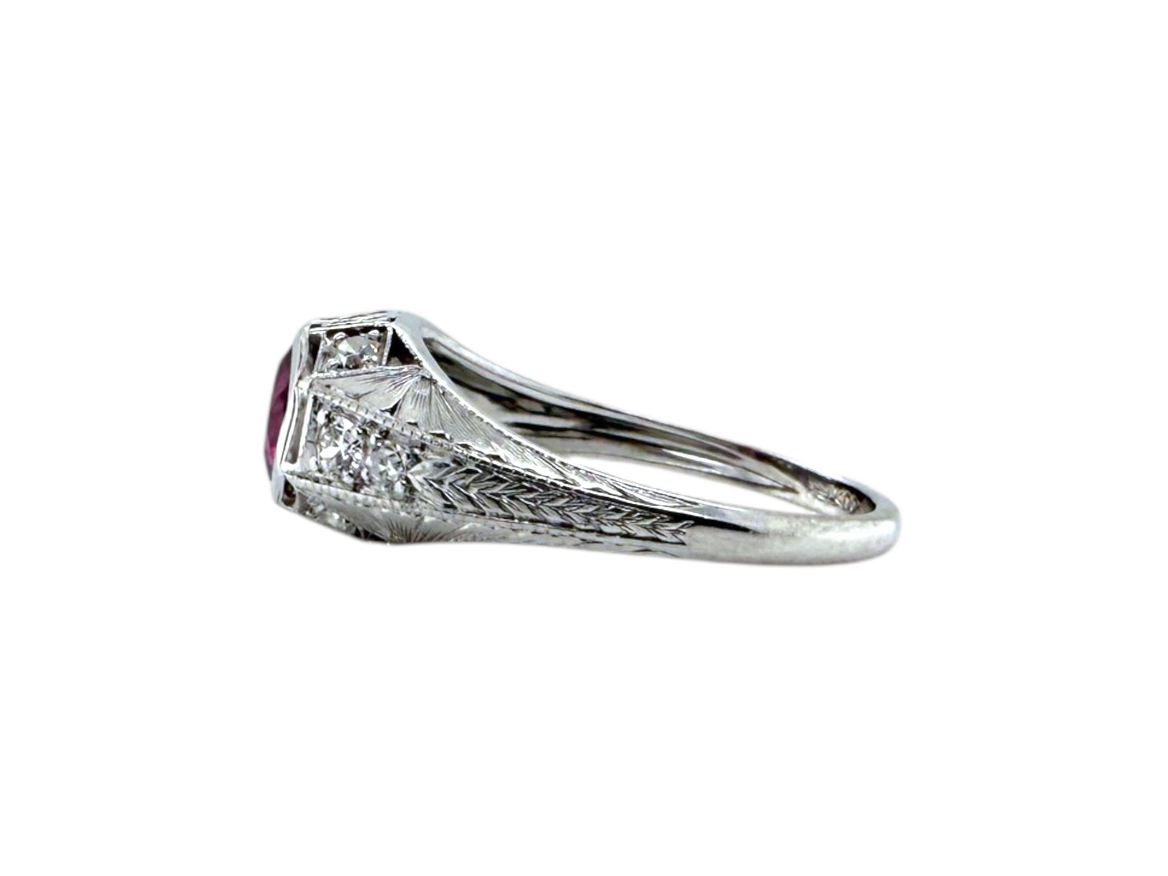 Platin Art Deco Rhodolith Granat & Diamant Solitär Ring im Angebot 1