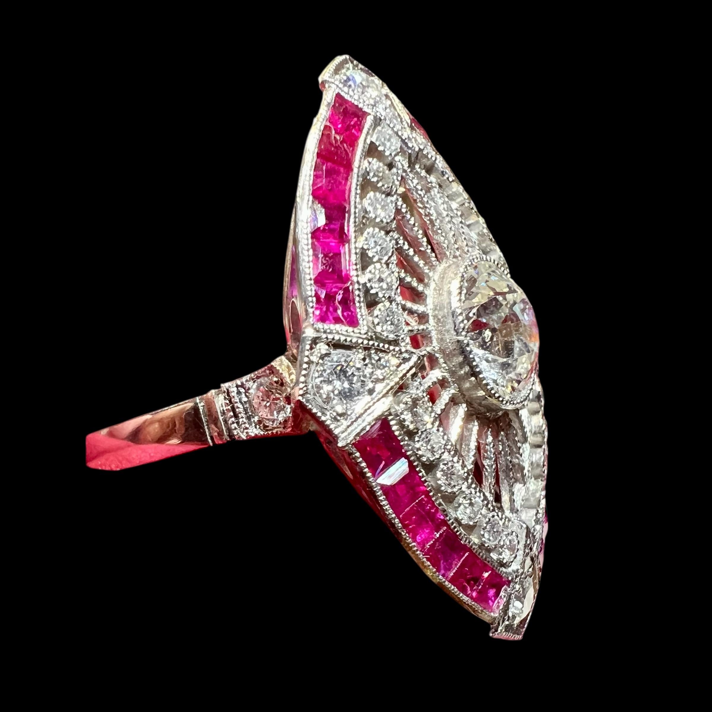 Anello Art Deco in platino con diamanti e rubini calibrati, circa 1940 in vendita 4