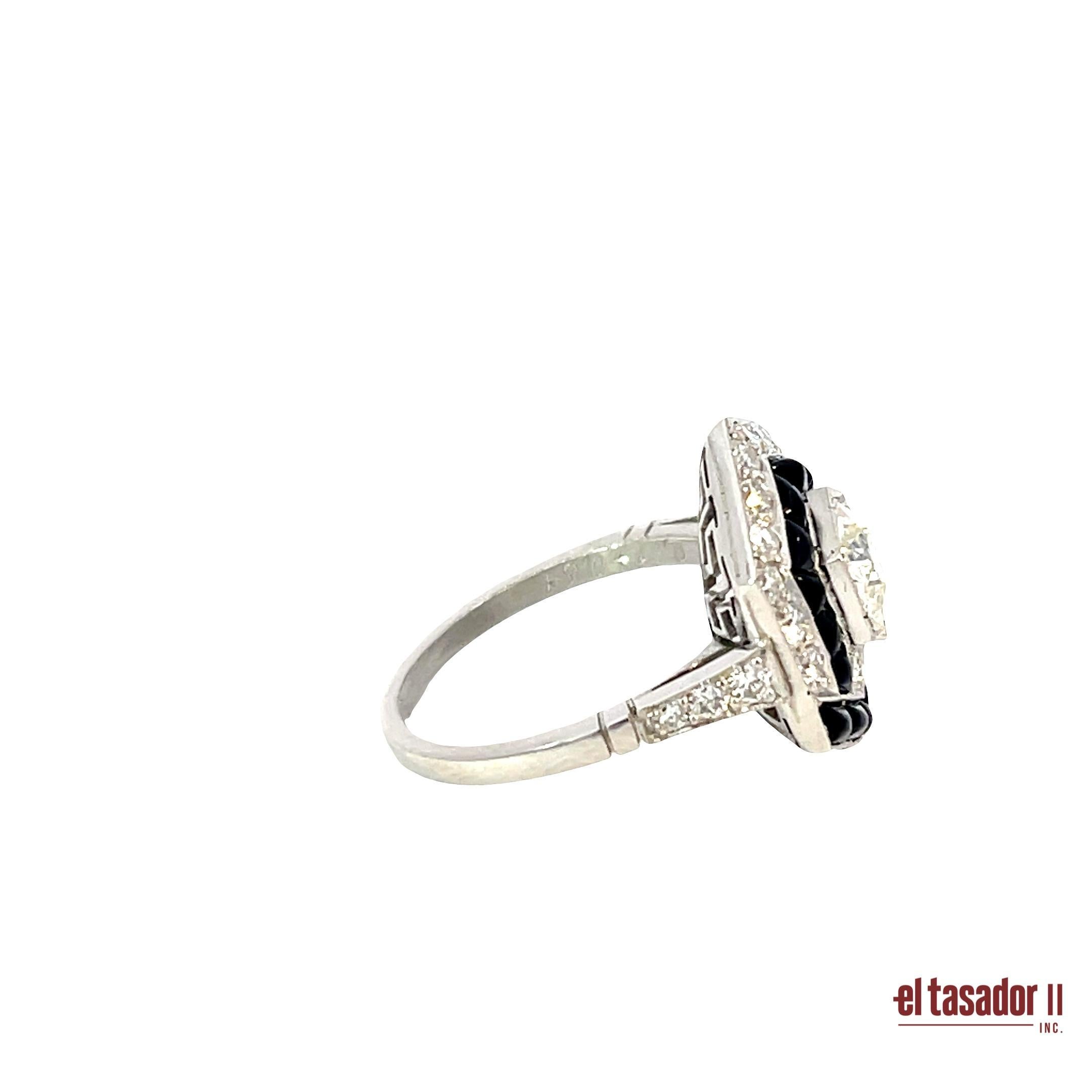 Art déco Bague Art Déco en platine avec 0,91ct de diamant, onyx et 0,64ct de diamant en accents en vente