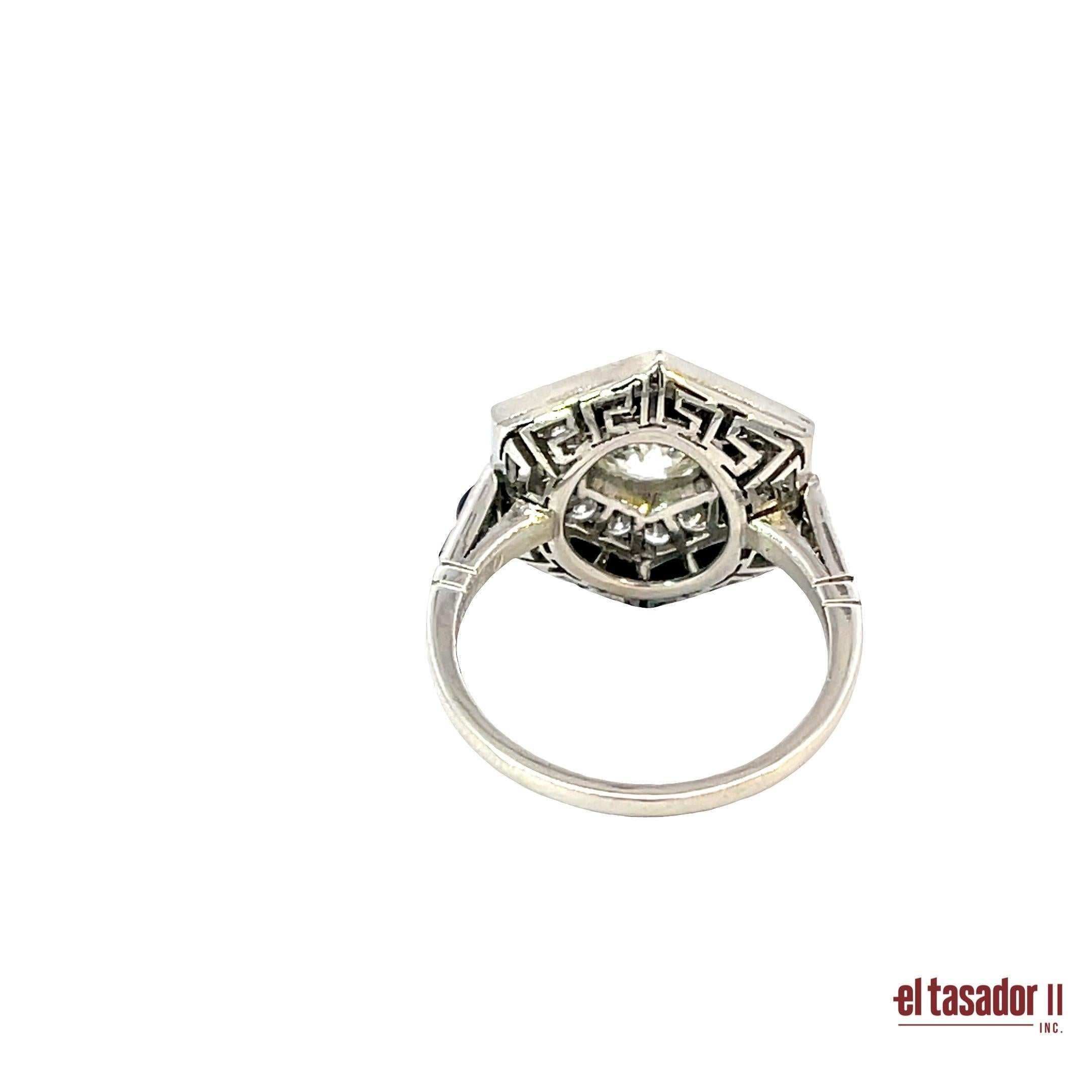 Taille brillant Bague Art Déco en platine avec 0,91ct de diamant, onyx et 0,64ct de diamant en accents en vente