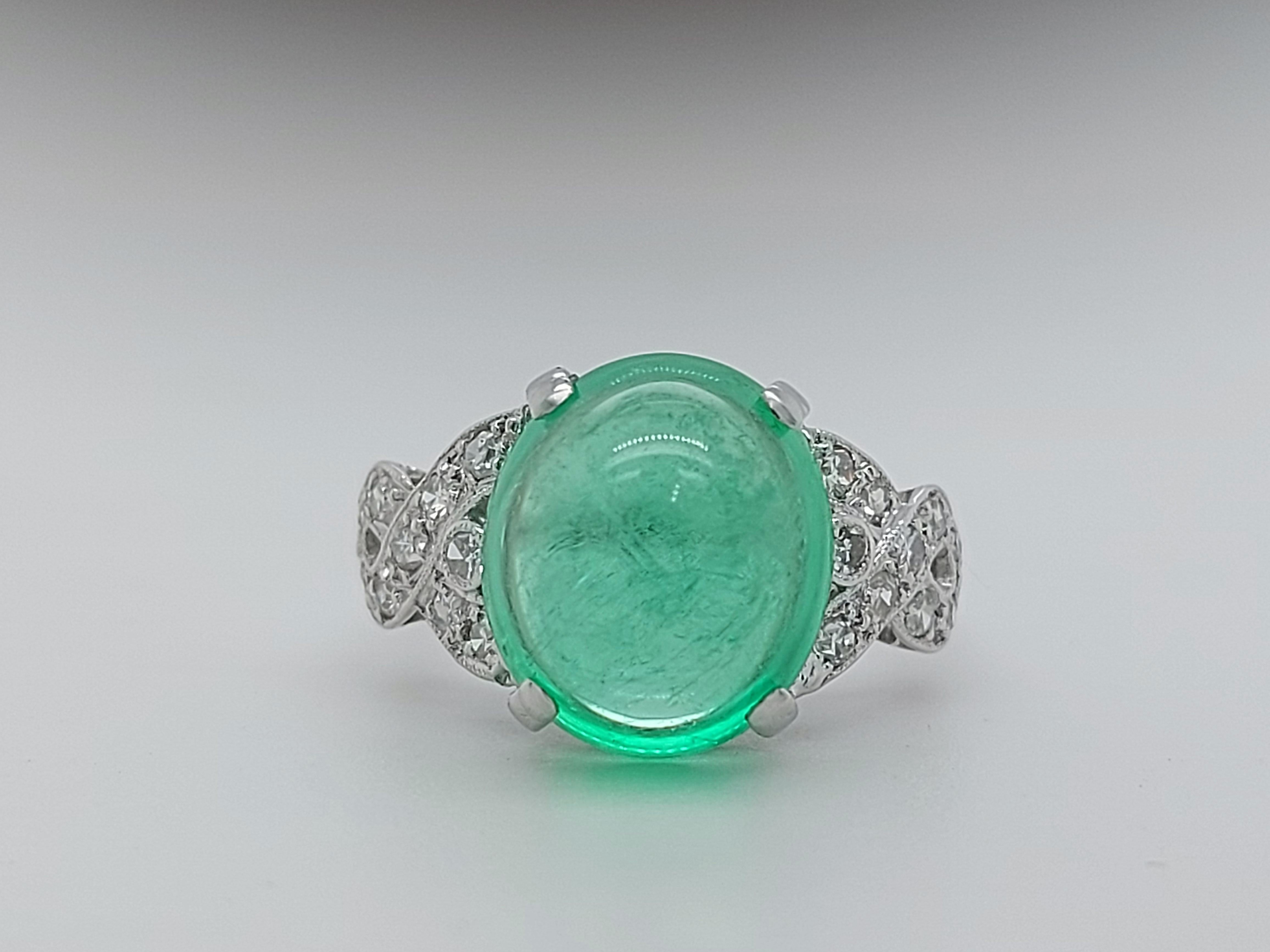 Platinum Art Deco Ring with Colombian Cabochon Emerald and Diamonds For Sale 8