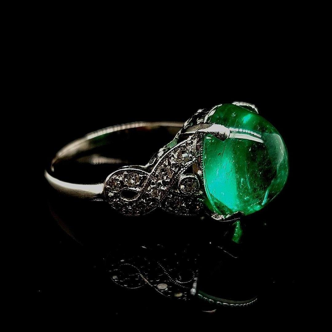 Platinum Art Deco Ring with Colombian Cabochon Emerald and Diamonds For Sale 9