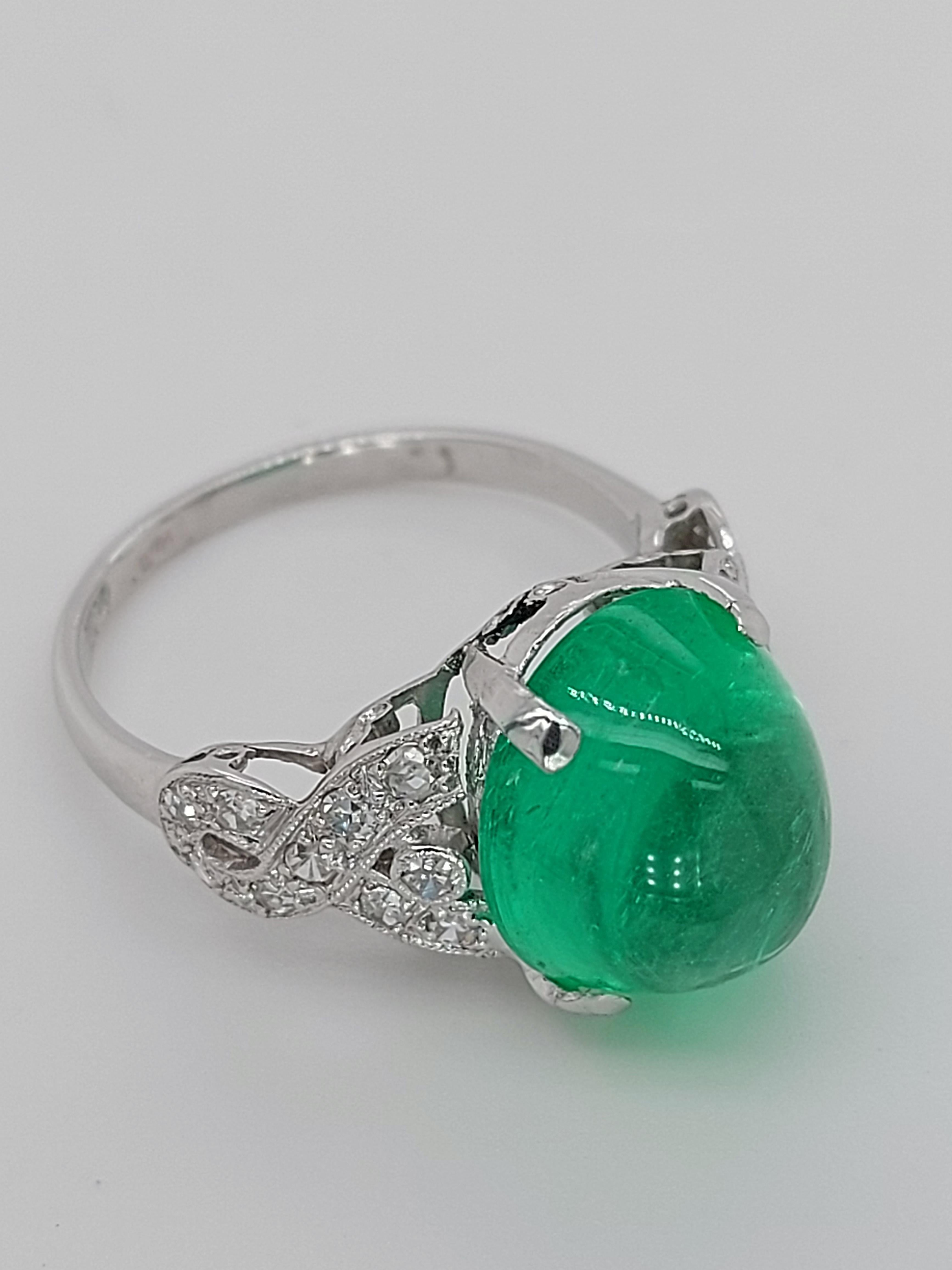Women's Platinum Art Deco Ring with Colombian Cabochon Emerald and Diamonds For Sale