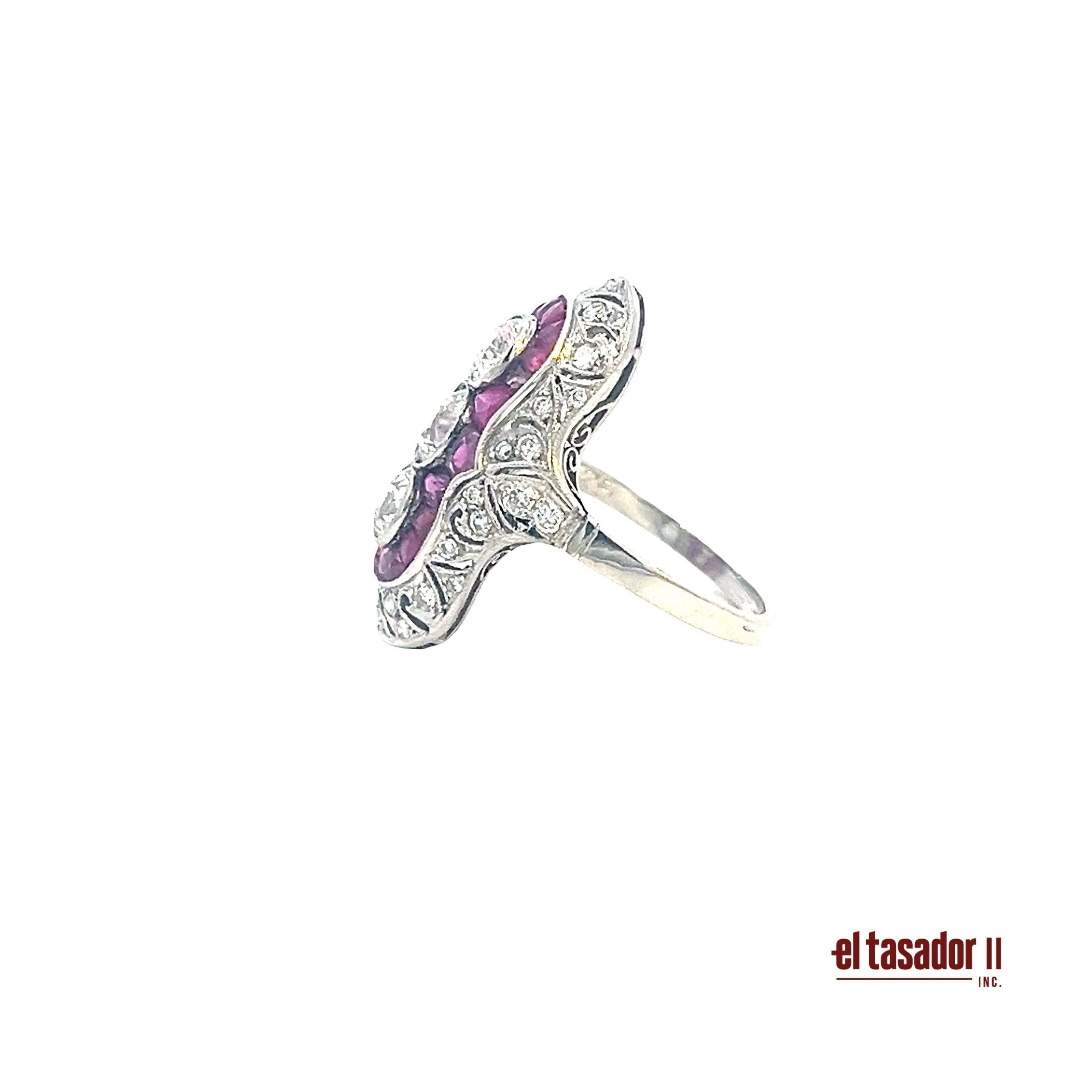 Art déco Bague Art Déco en platine avec diamants et rubis, 6.2g en vente