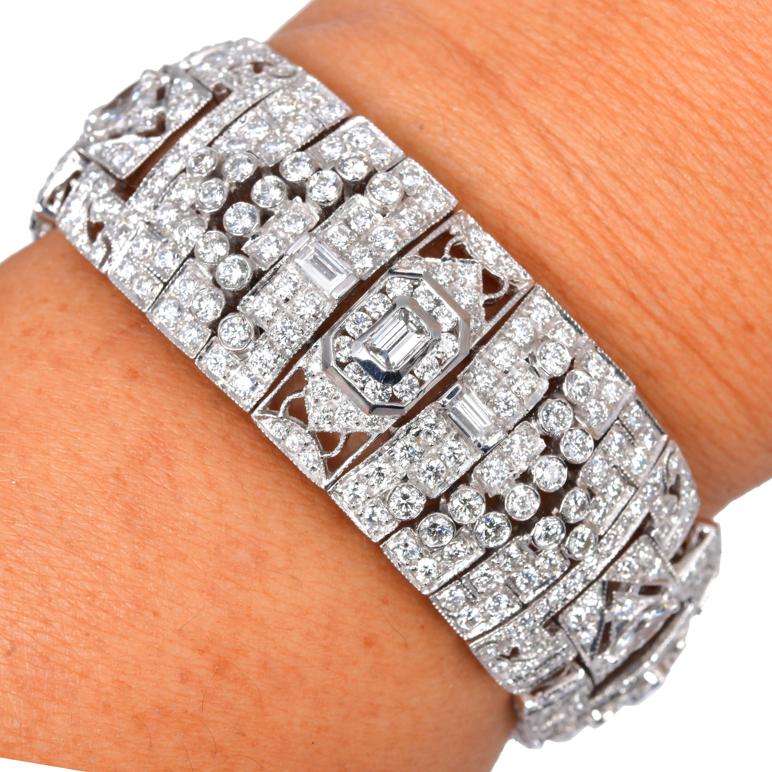 Taglio rotondo Bracciale largo in platino stile Art Deco con diamanti da 23,00 carati in vendita