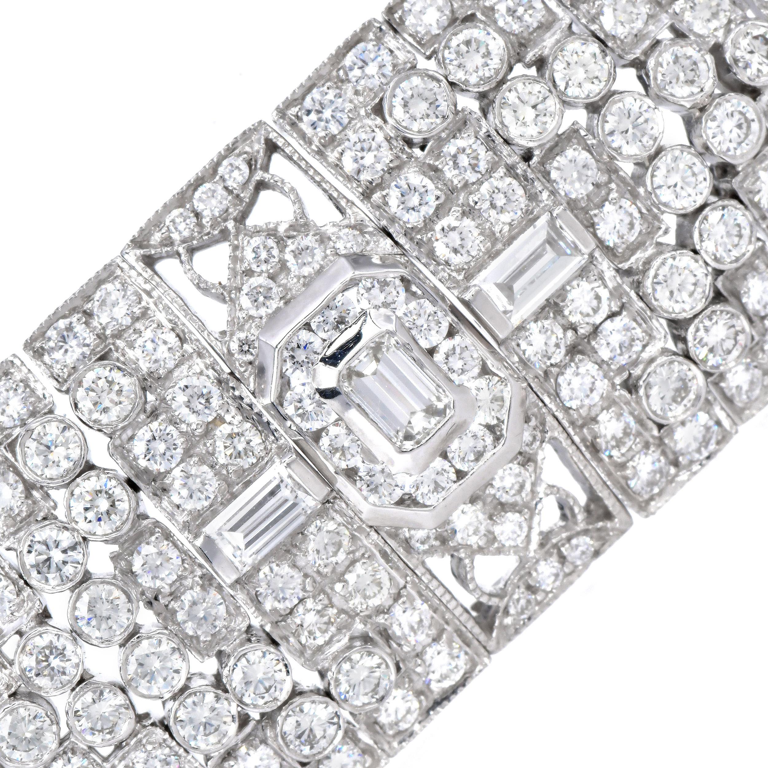 Bracciale largo in platino stile Art Deco con diamanti da 23,00 carati in vendita 1