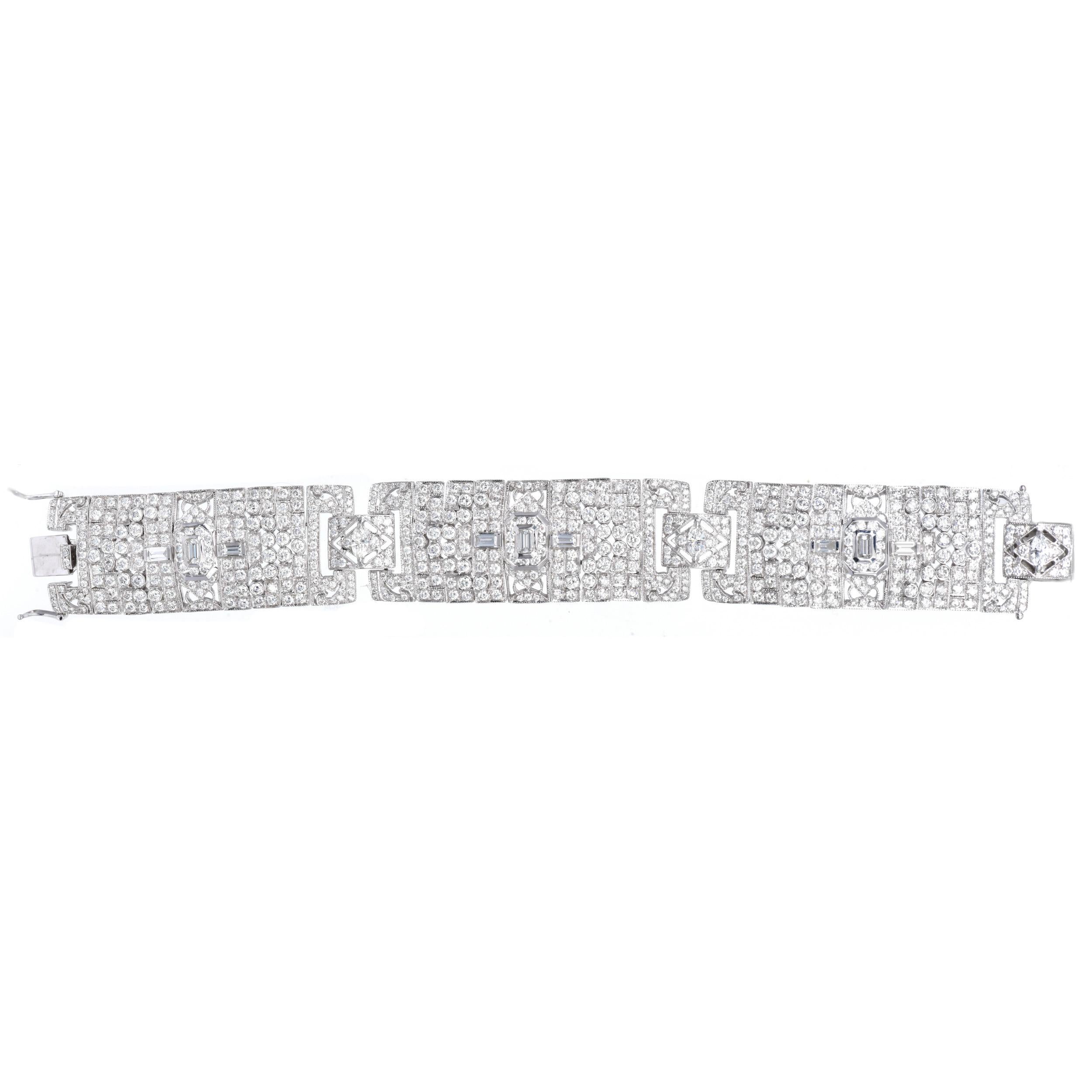 Bracciale largo in platino stile Art Deco con diamanti da 23,00 carati in vendita 2
