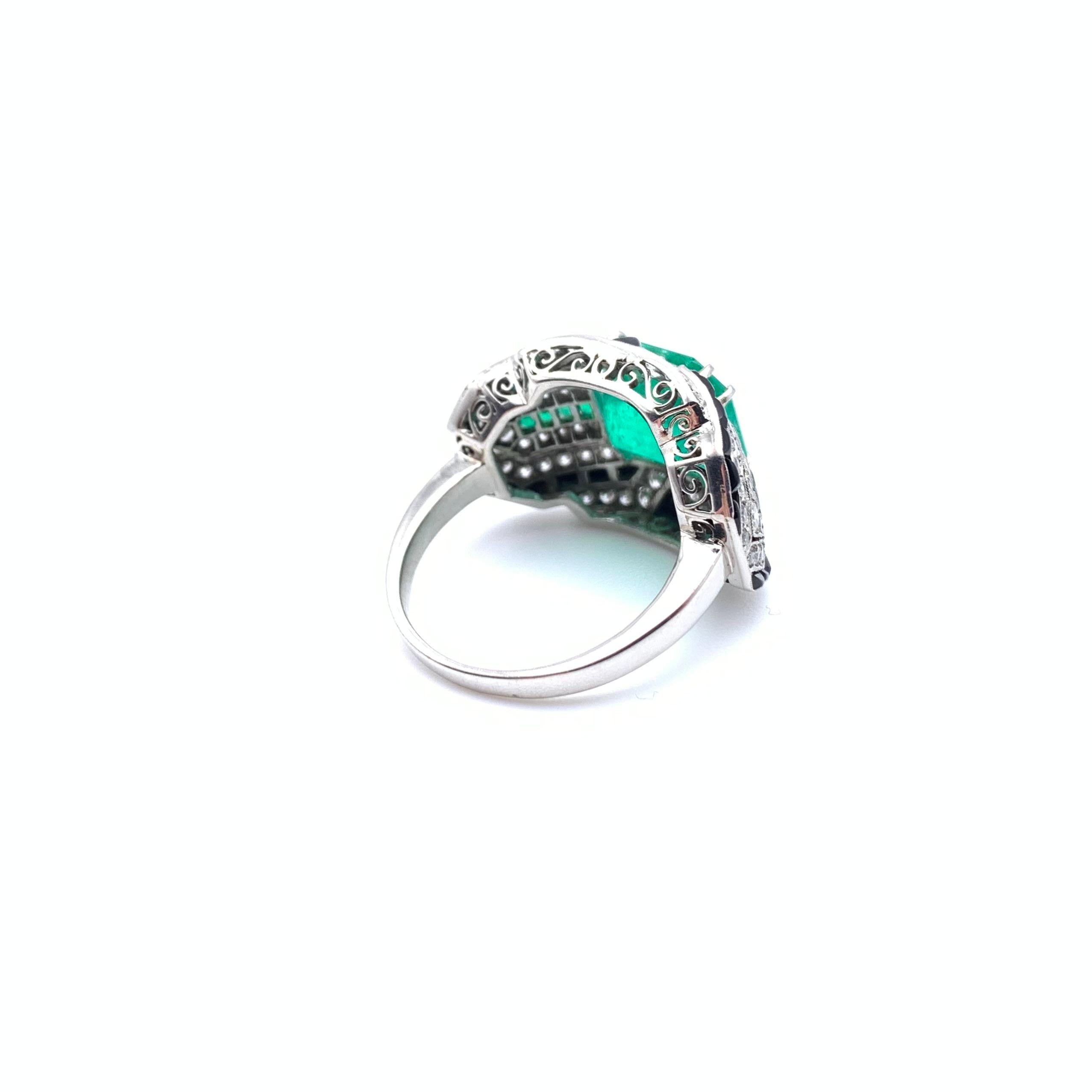 Platin Art Deco-Stil 4,03 Karat Smaragd Onyx & Diamant-Ring Damen