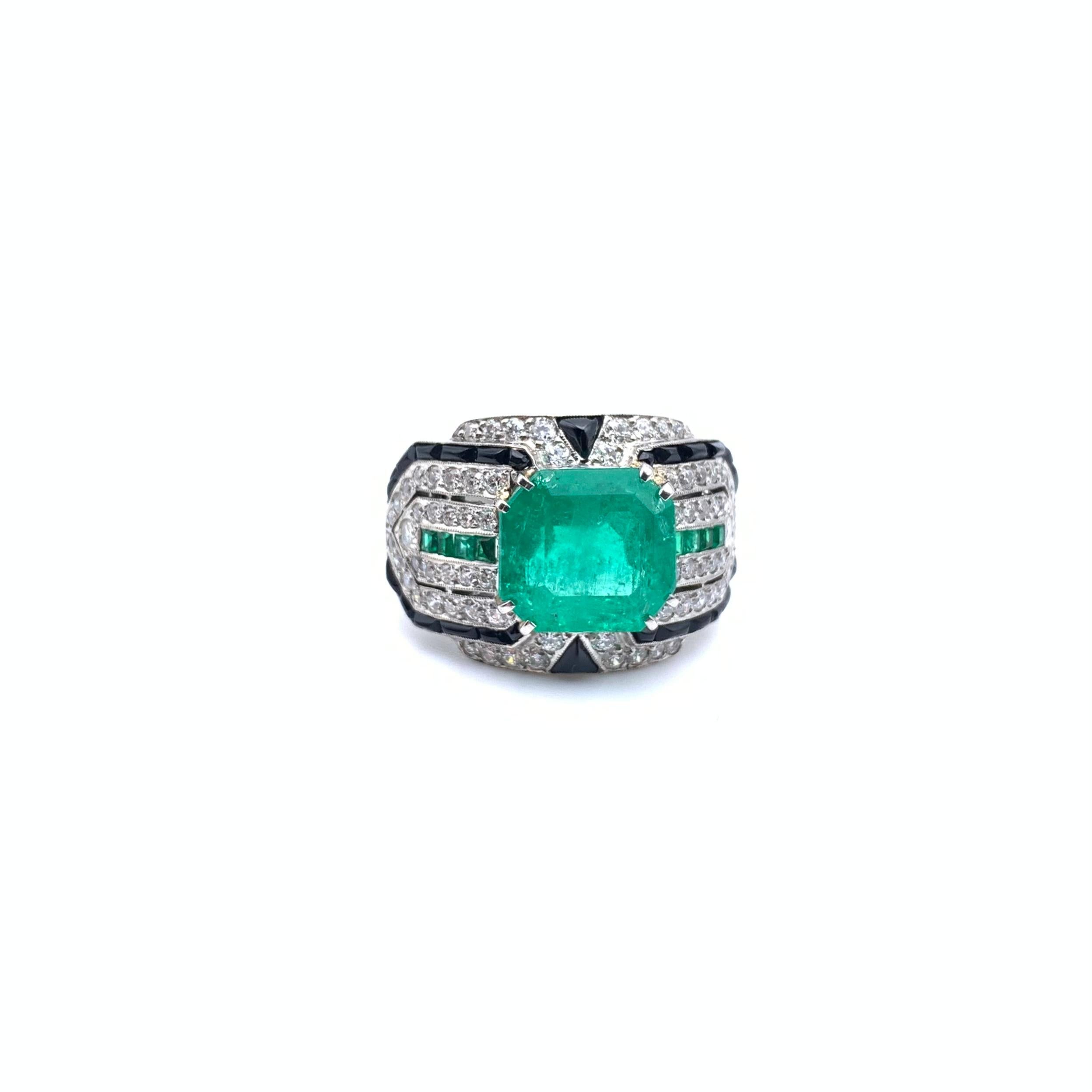 Platin Art Deco-Stil 4,03 Karat Smaragd Onyx & Diamant-Ring 1